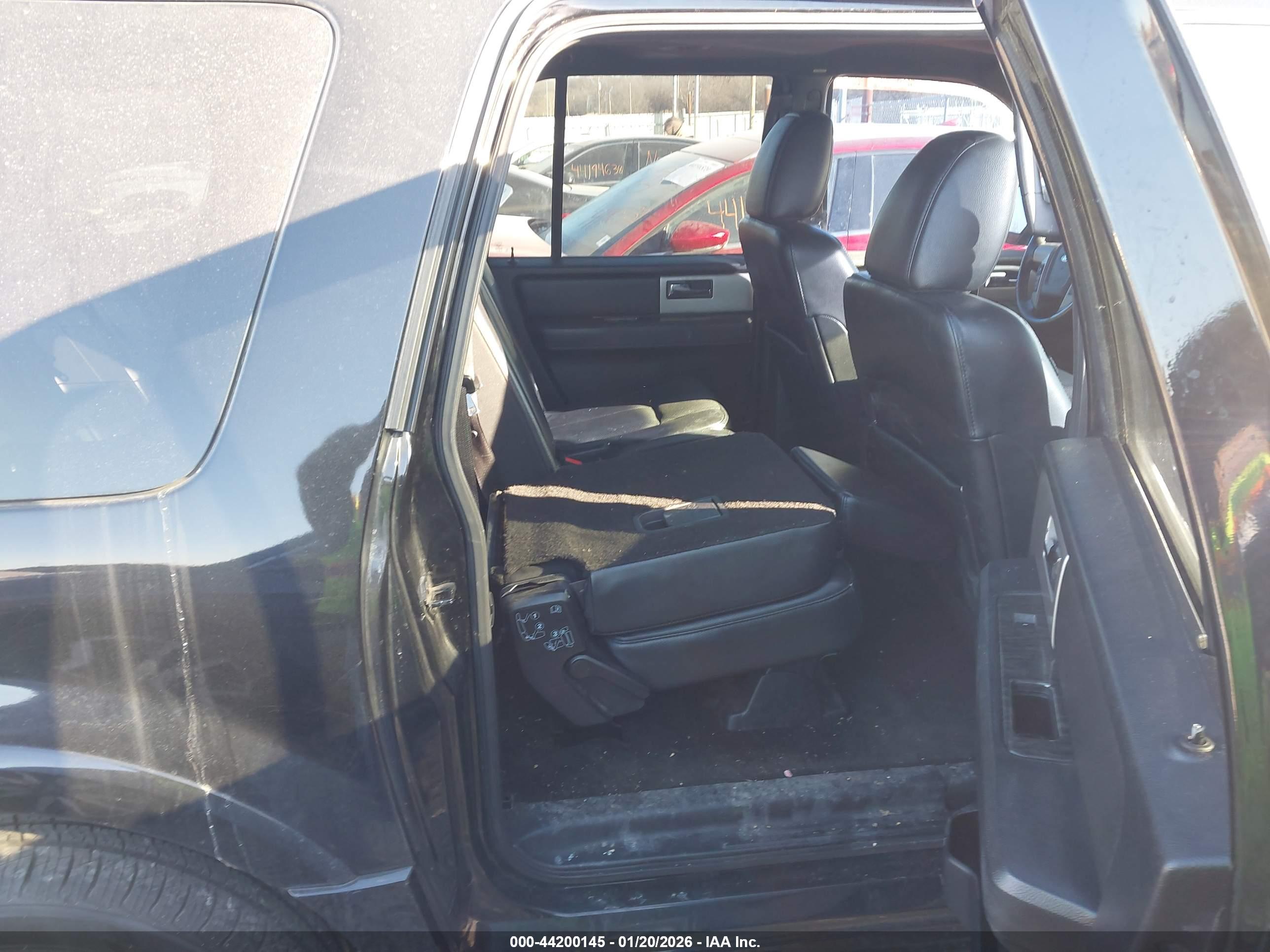 FORD EXPEDITION image 8