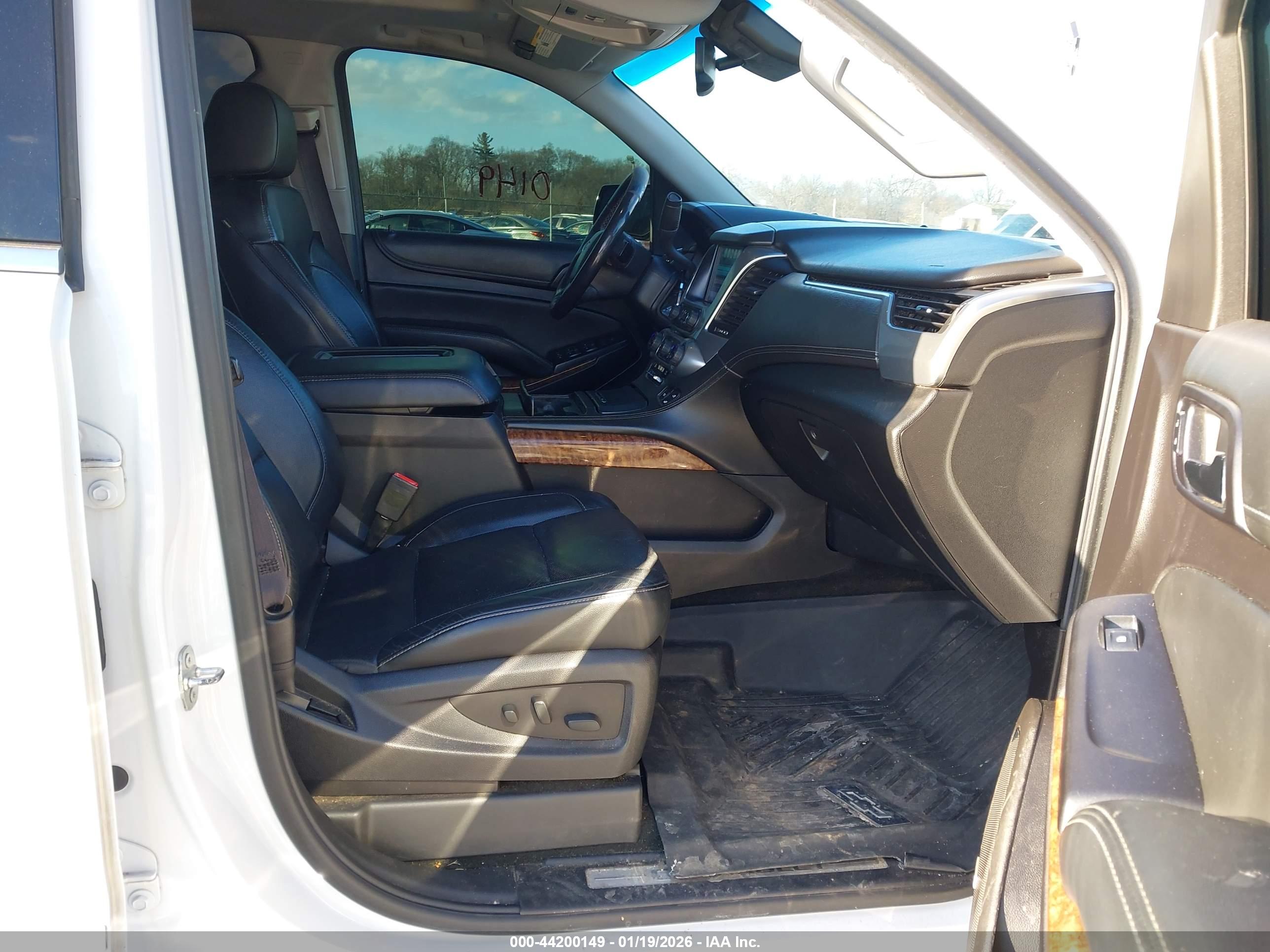 CHEVROLET TAHOE image 5