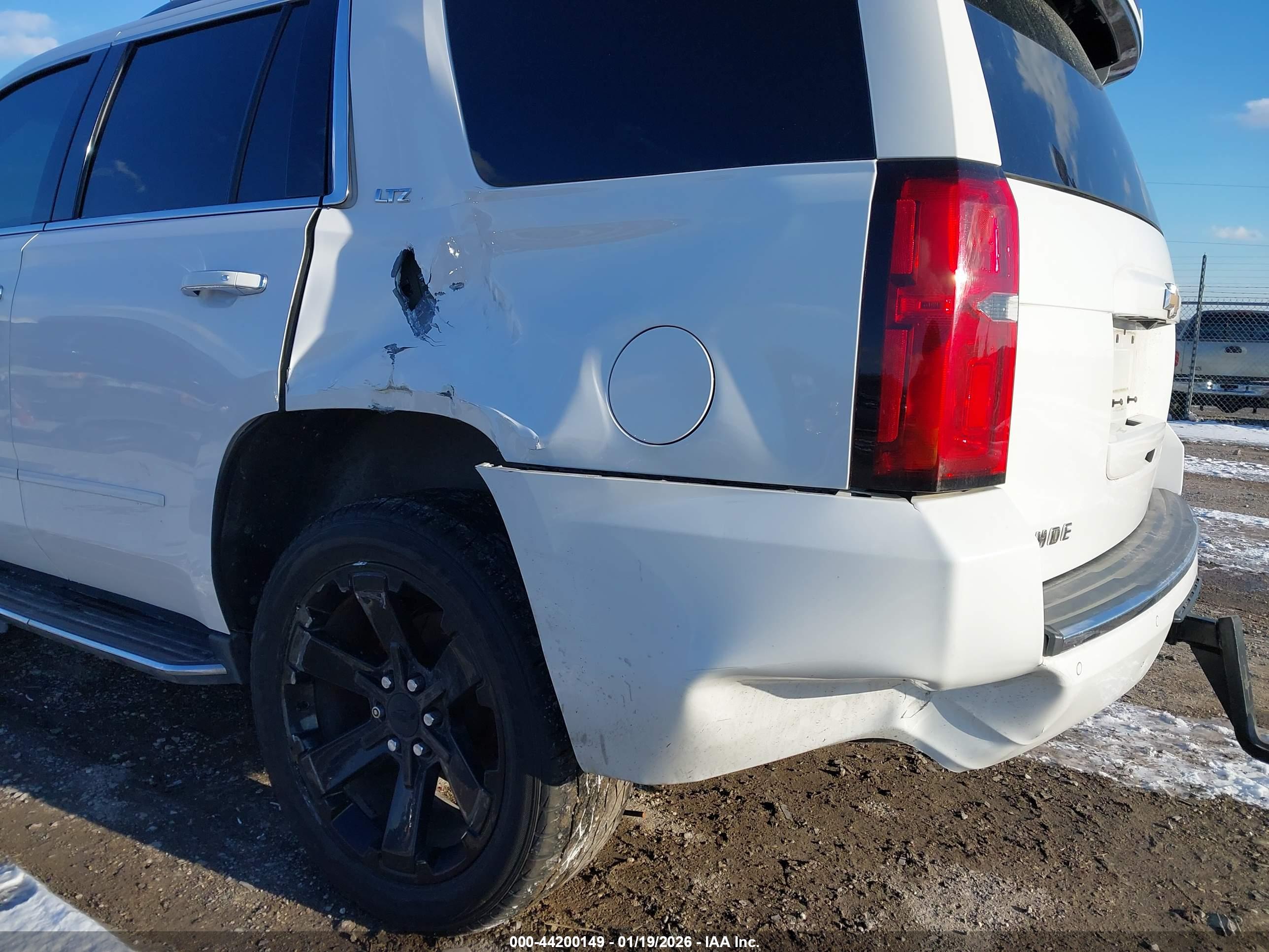 CHEVROLET TAHOE image 6