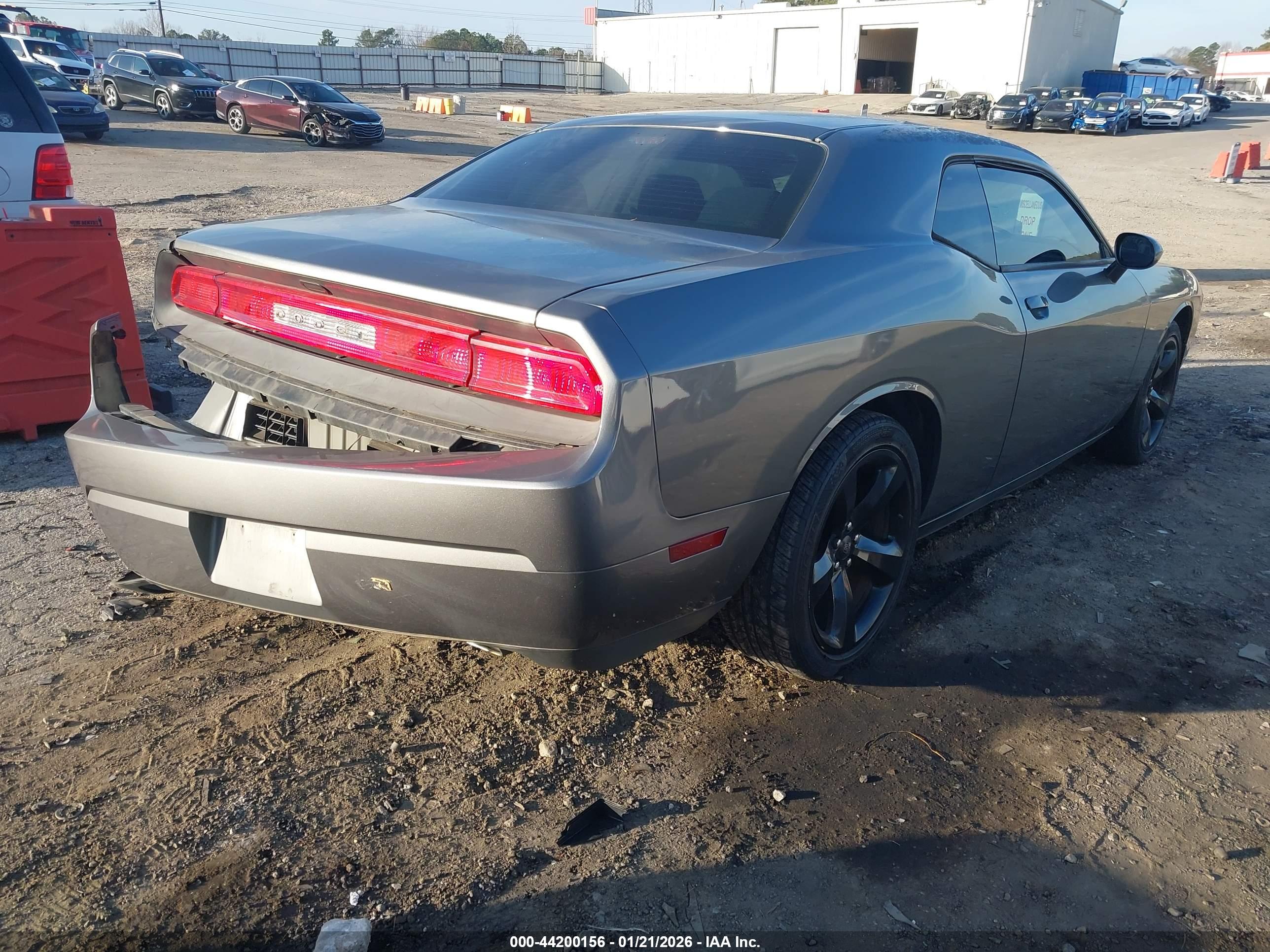DODGE CHALLENGER image 4