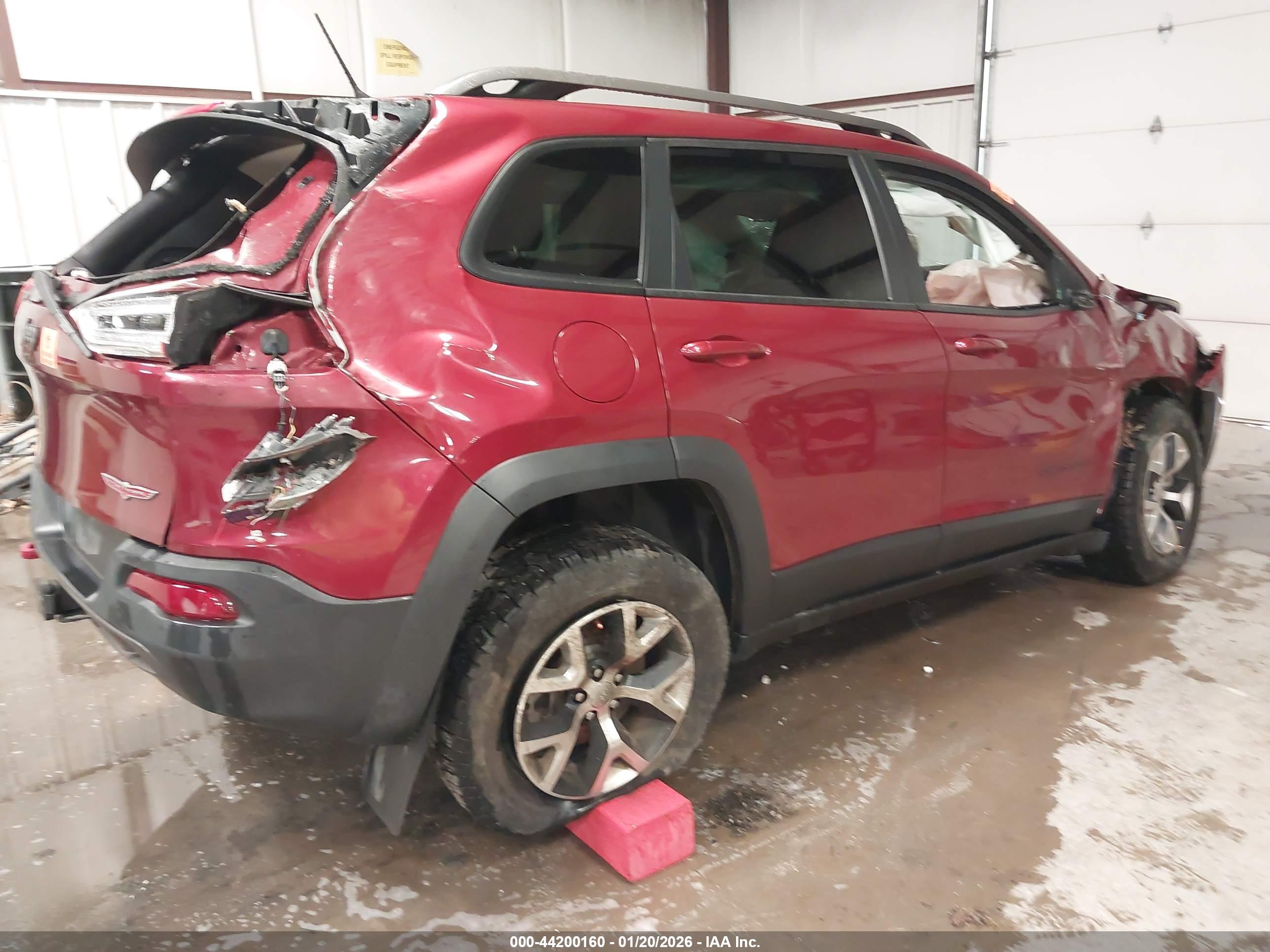 JEEP CHEROKEE image 4