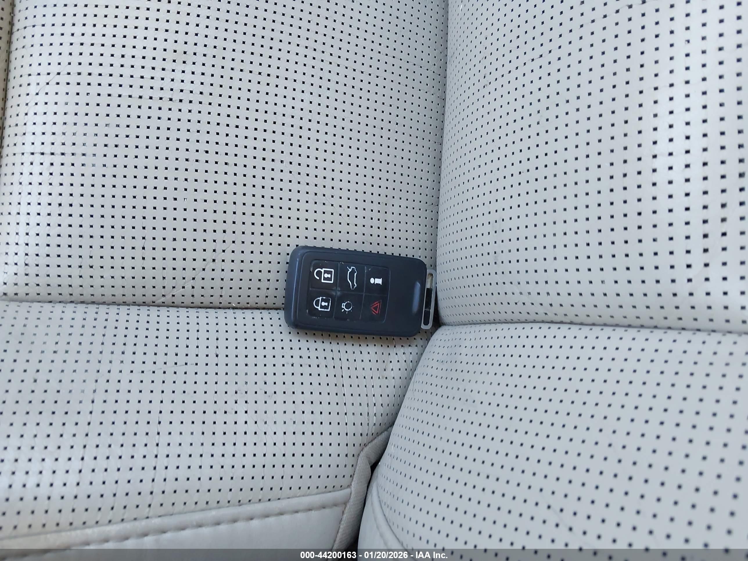 VOLVO S80 image 11