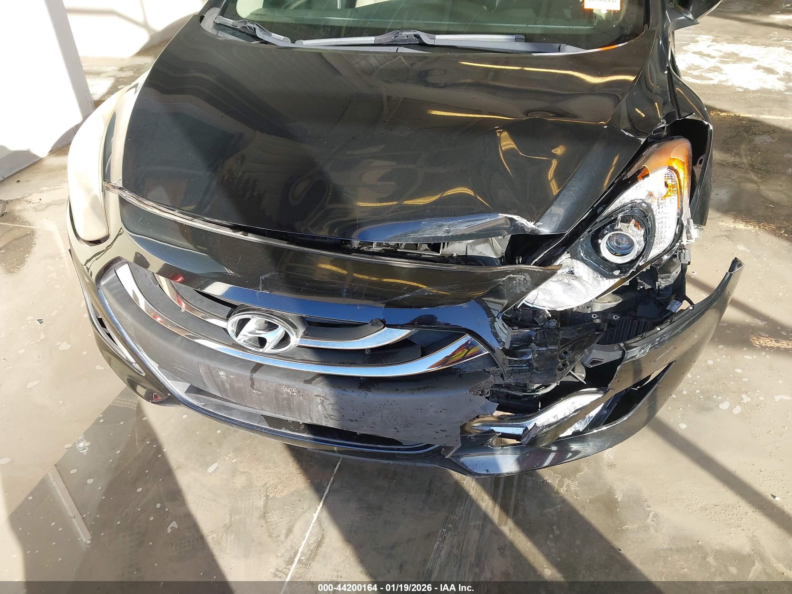 HYUNDAI ELANTRA image 6