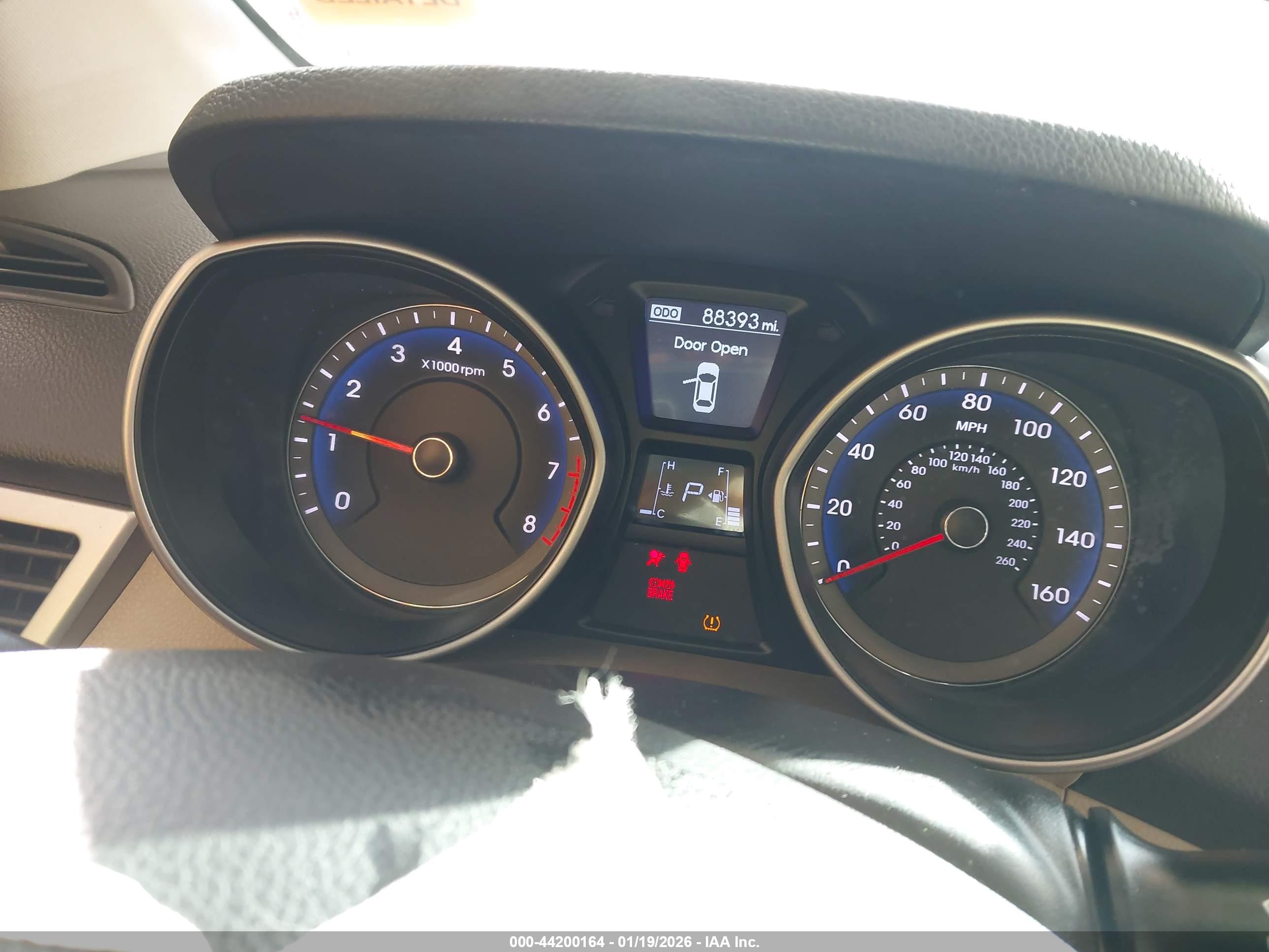 HYUNDAI ELANTRA image 7