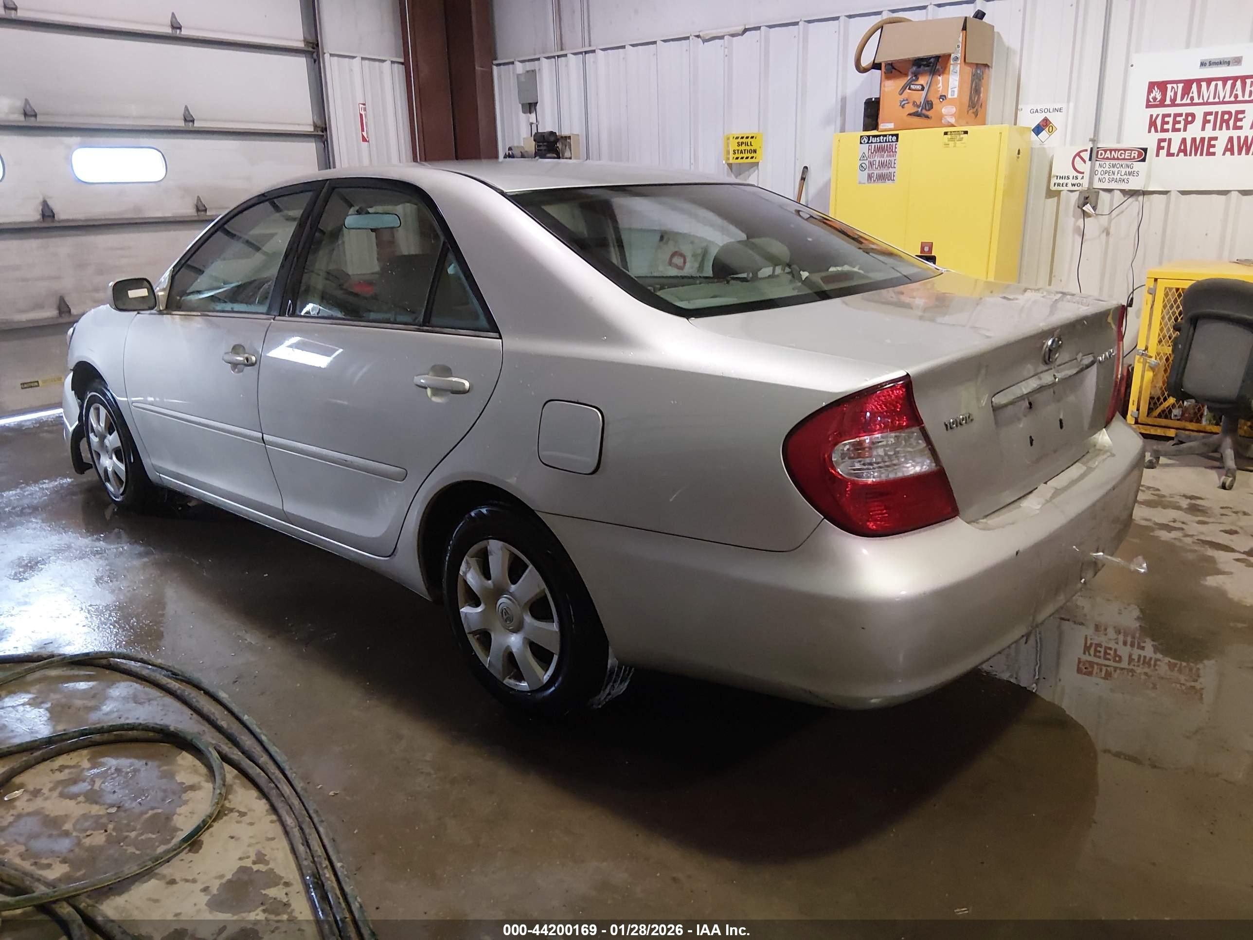 TOYOTA CAMRY image 3
