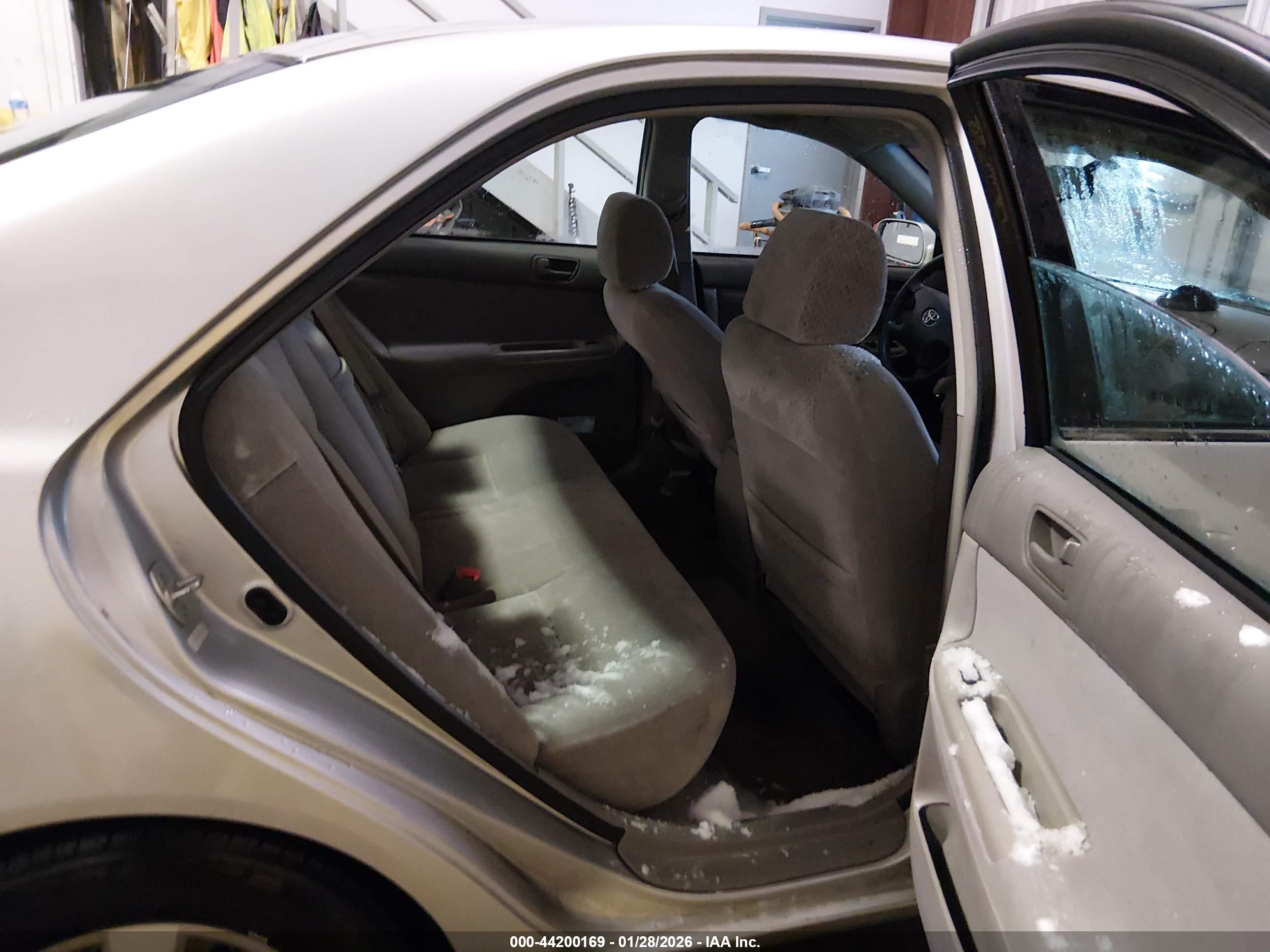 TOYOTA CAMRY image 8