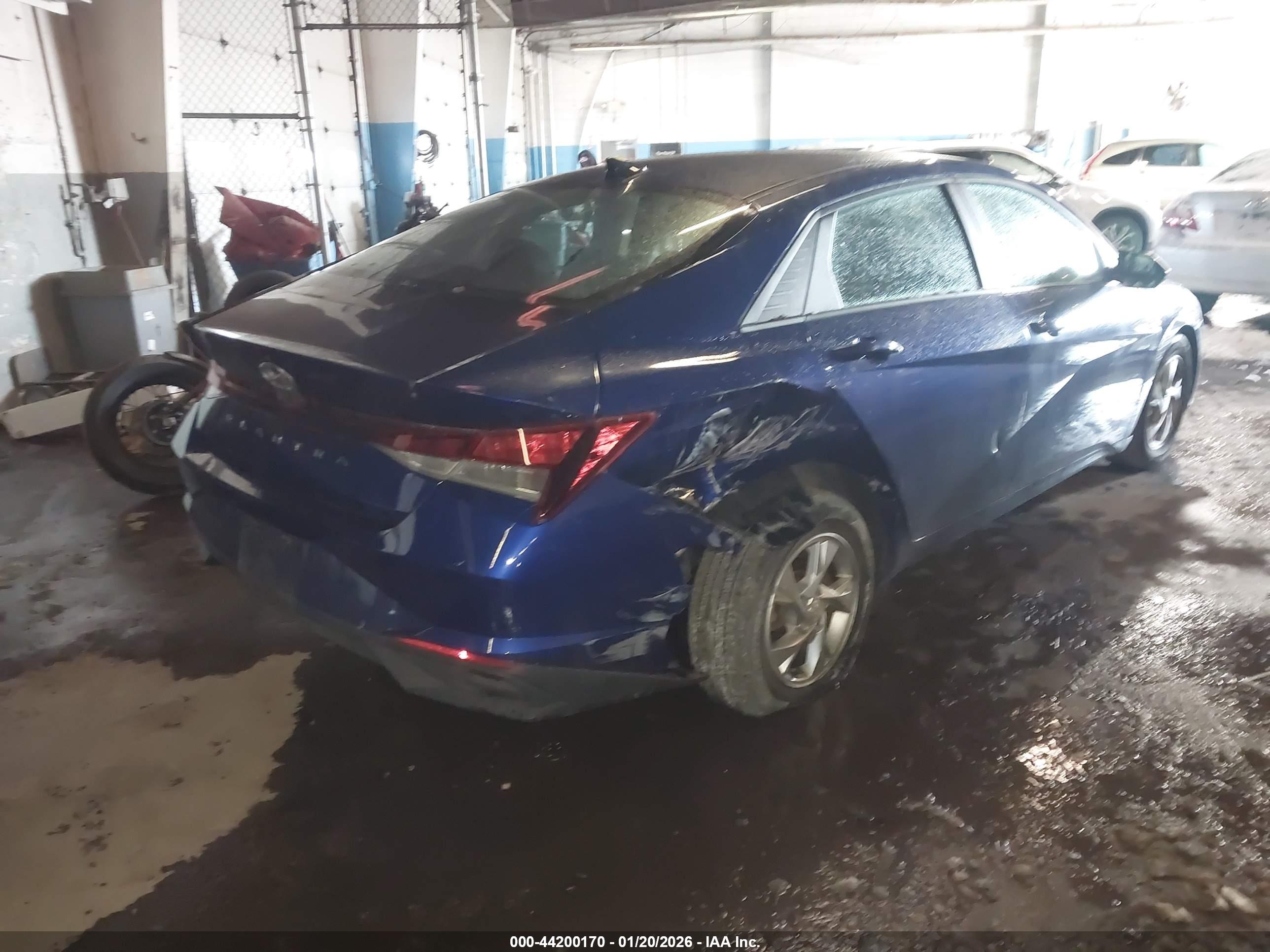 HYUNDAI ELANTRA image 4