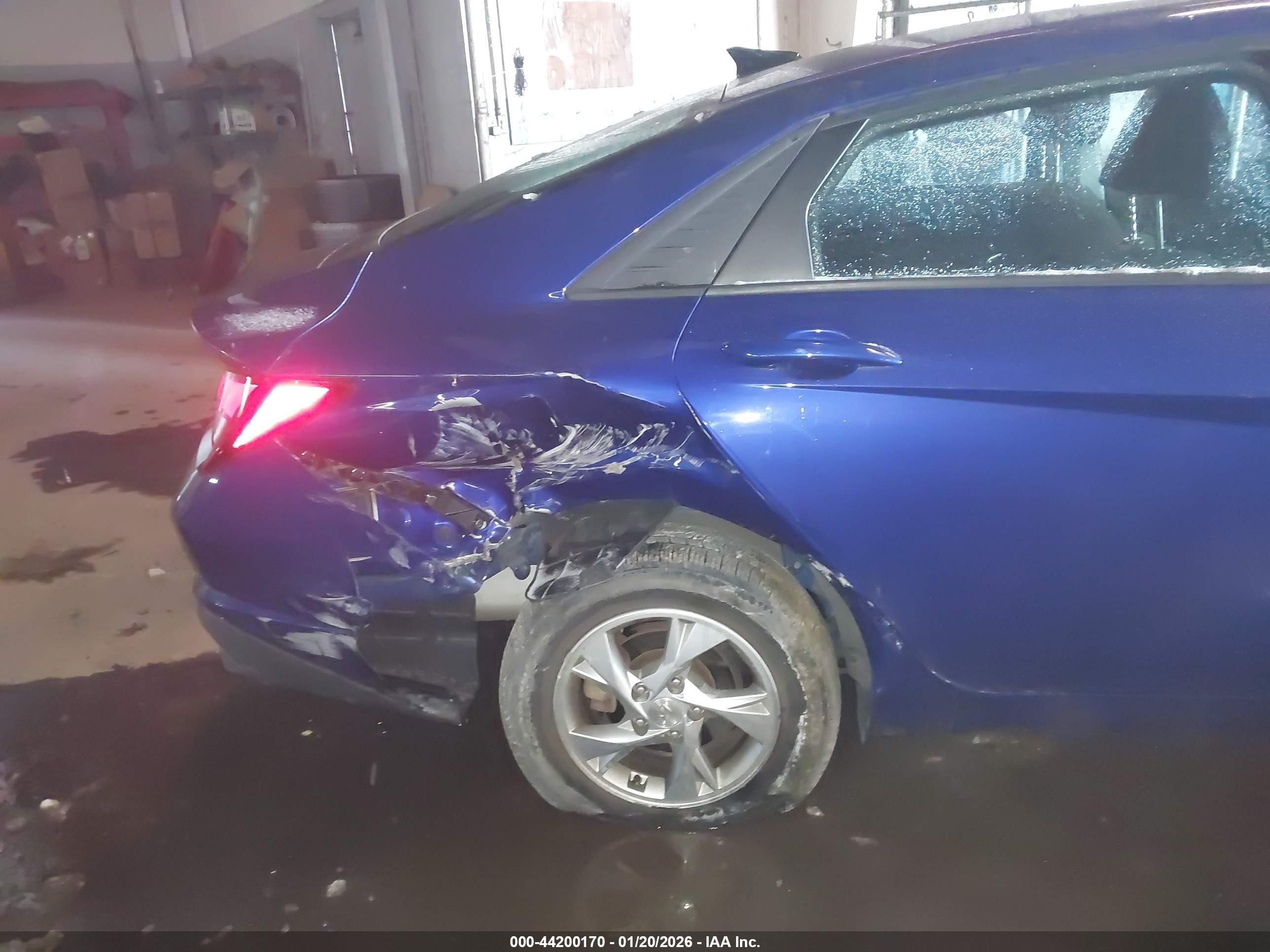 HYUNDAI ELANTRA image 6