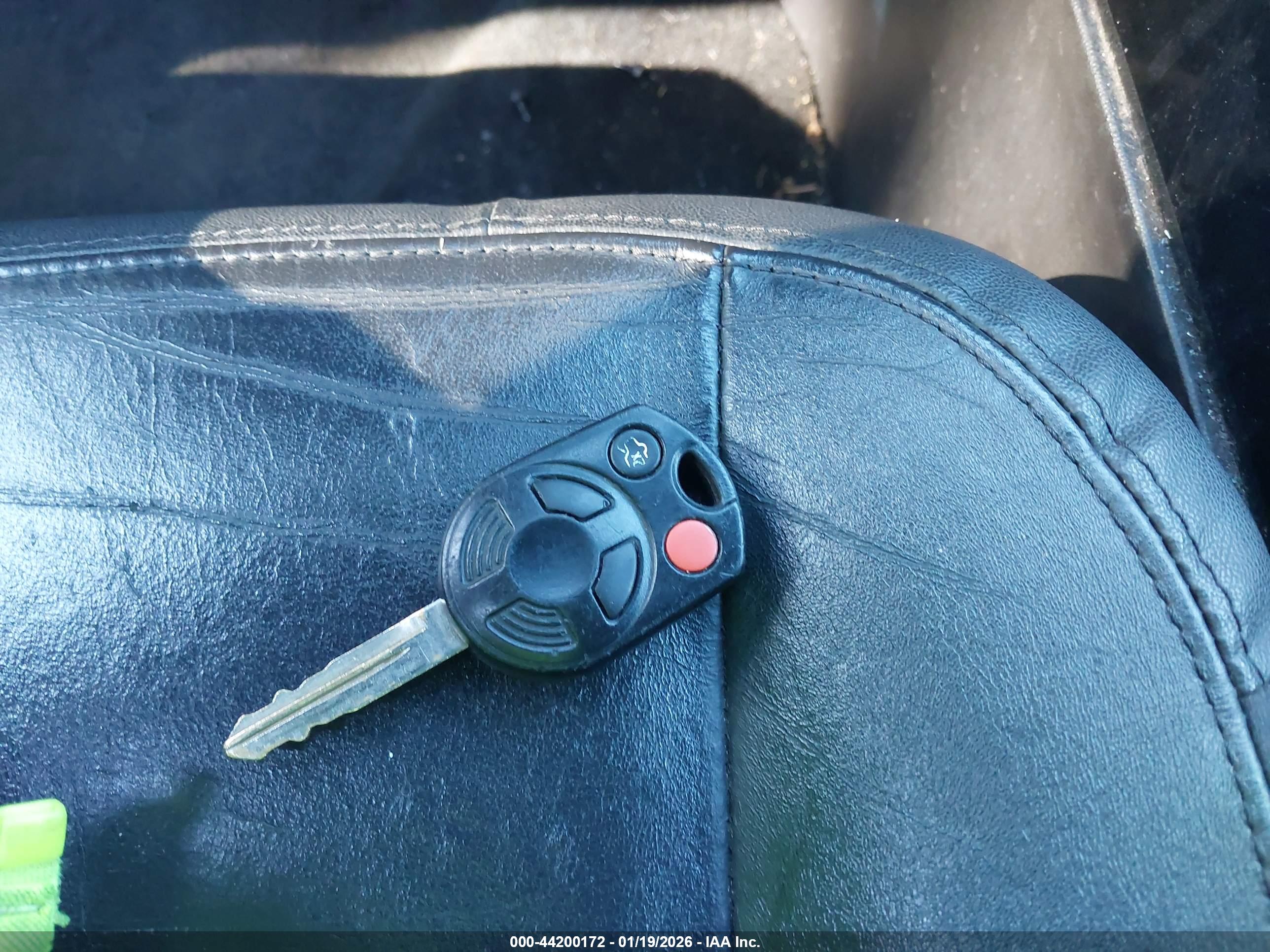 FORD ESCAPE image 11