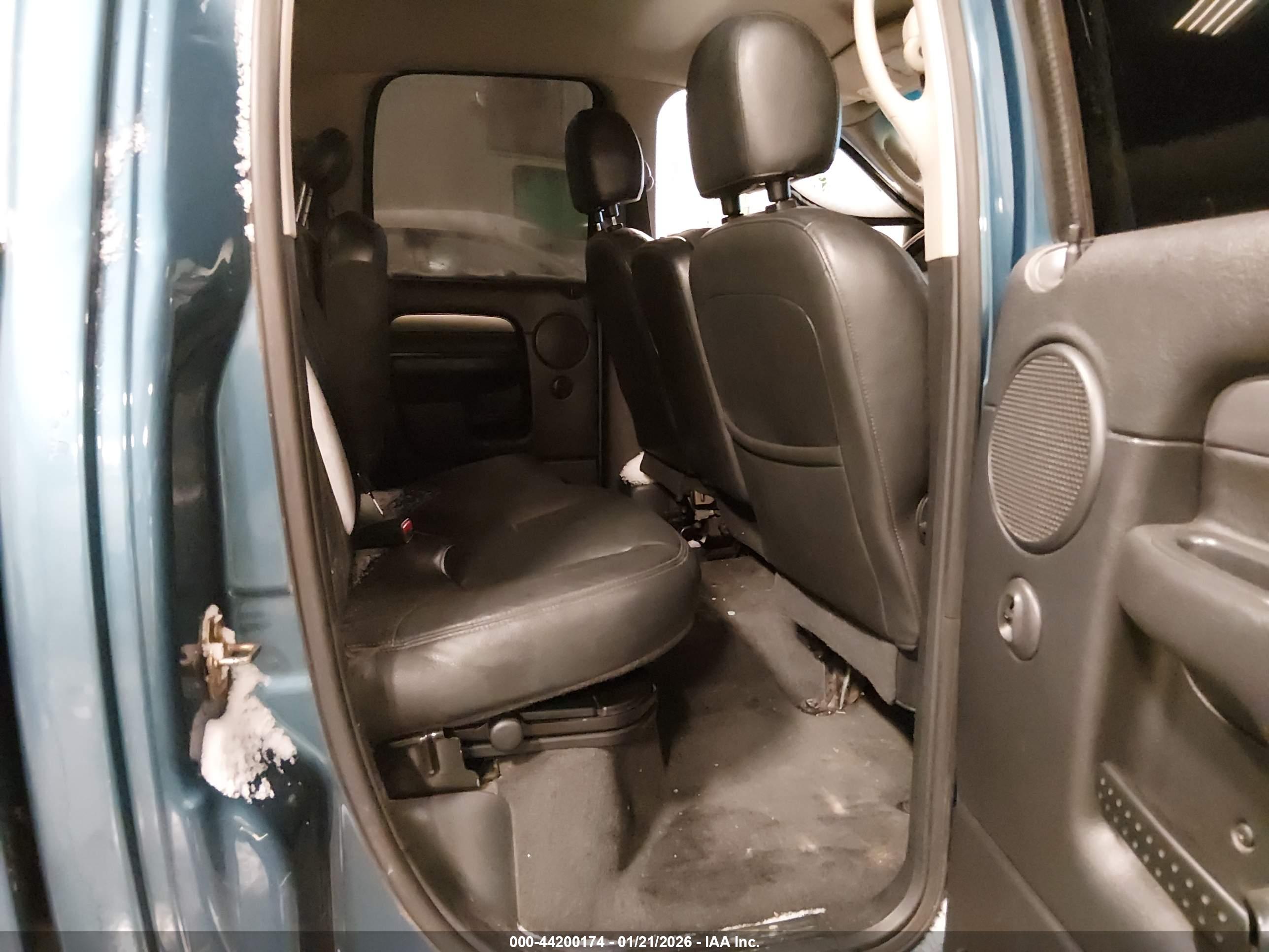 DODGE RAM image 8
