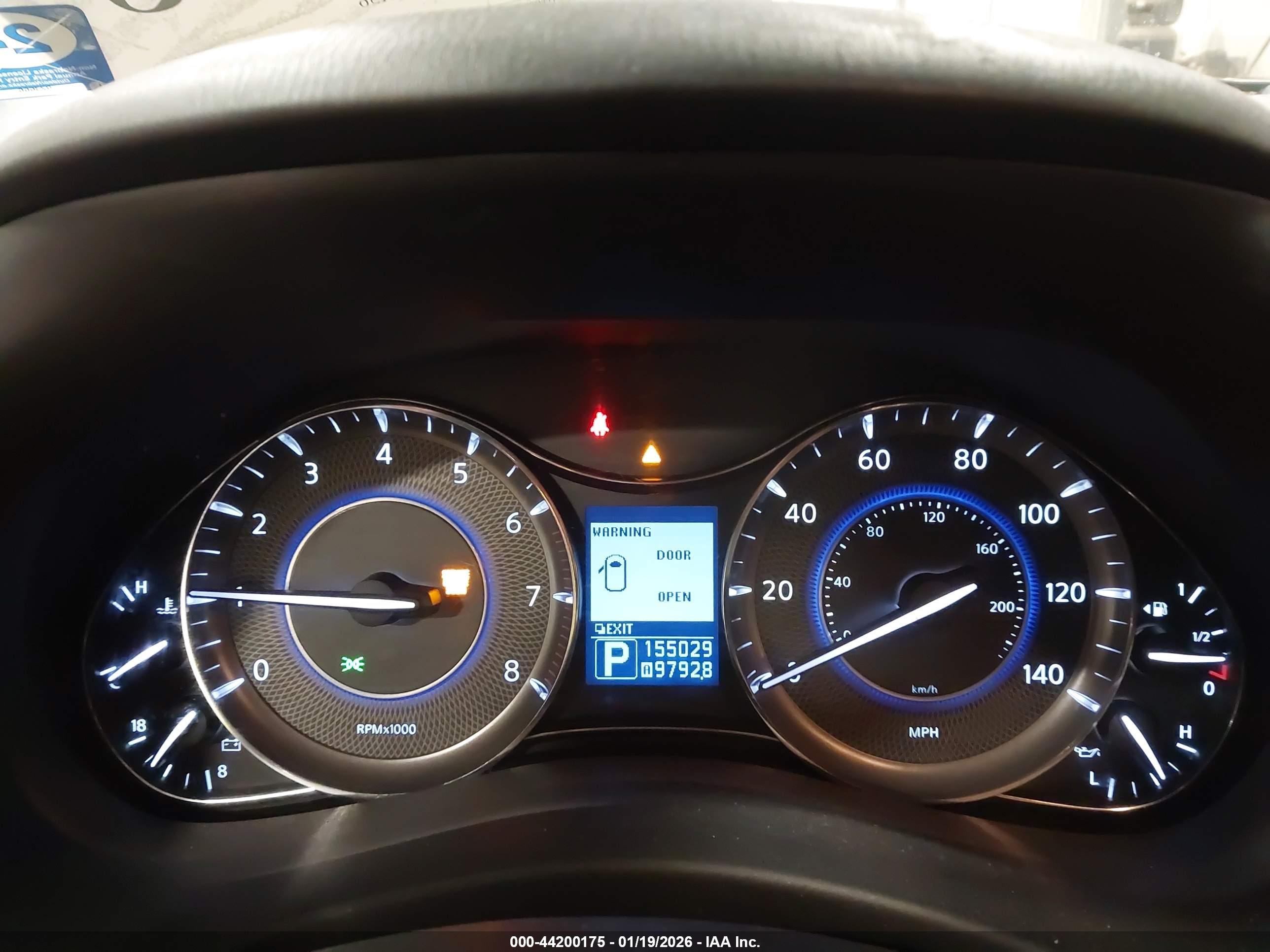 INFINITI QX56 image 7