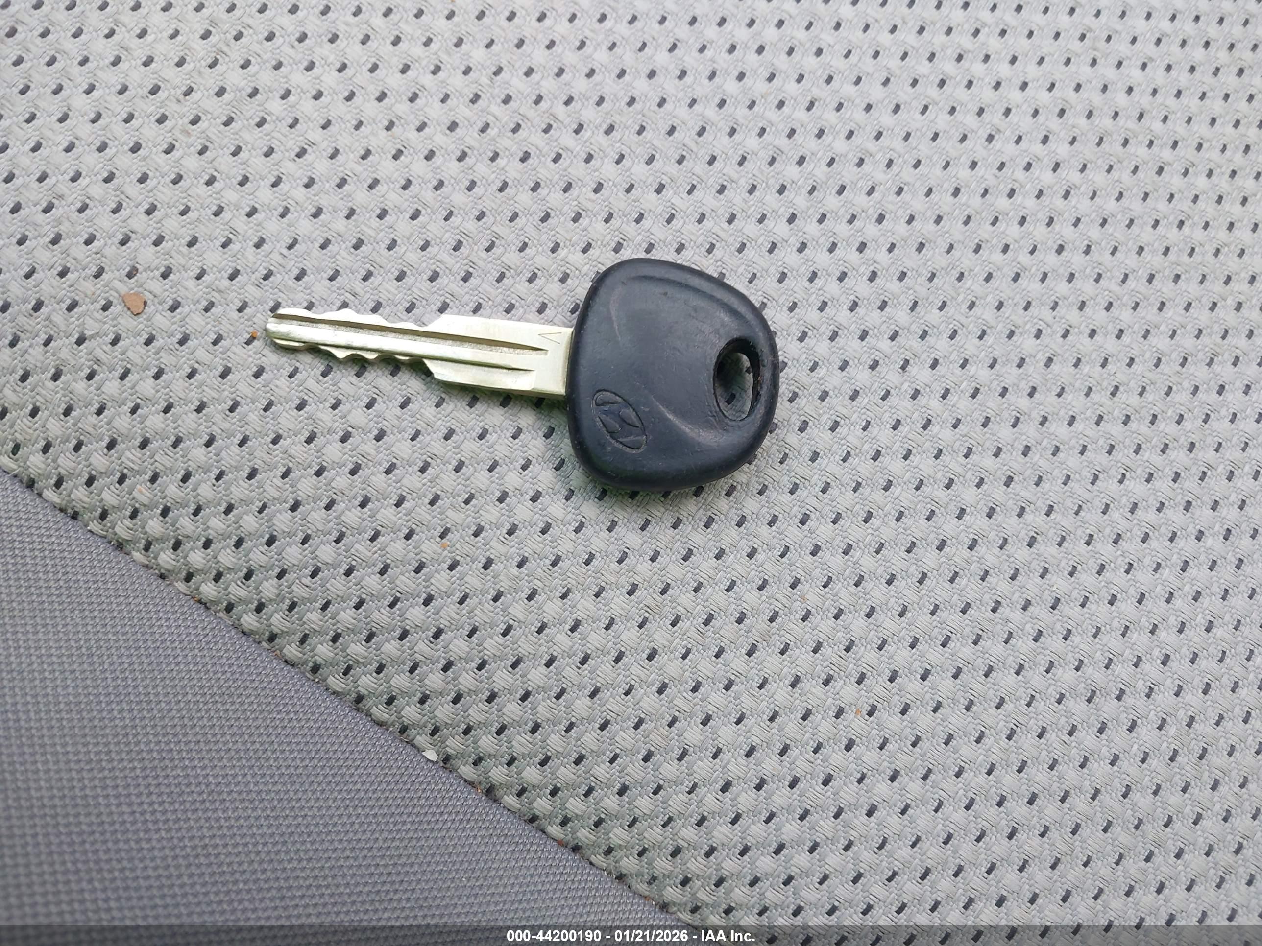 HYUNDAI ACCENT image 11