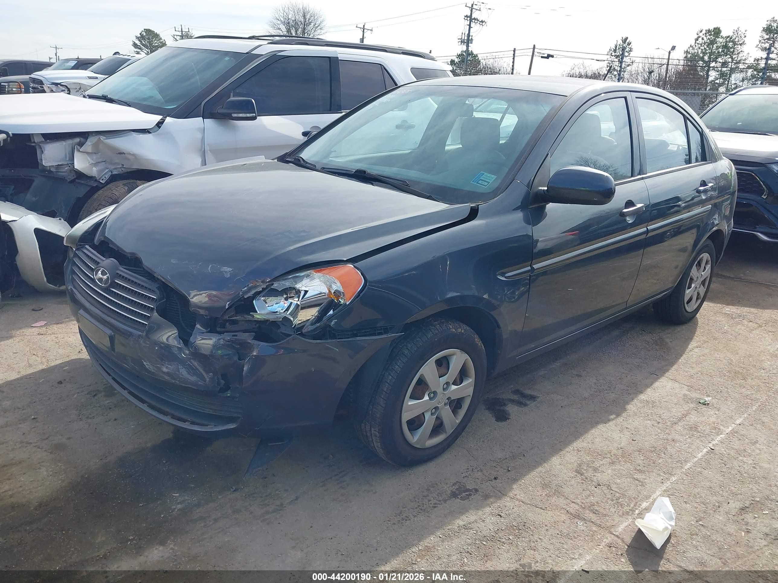 HYUNDAI ACCENT image 2