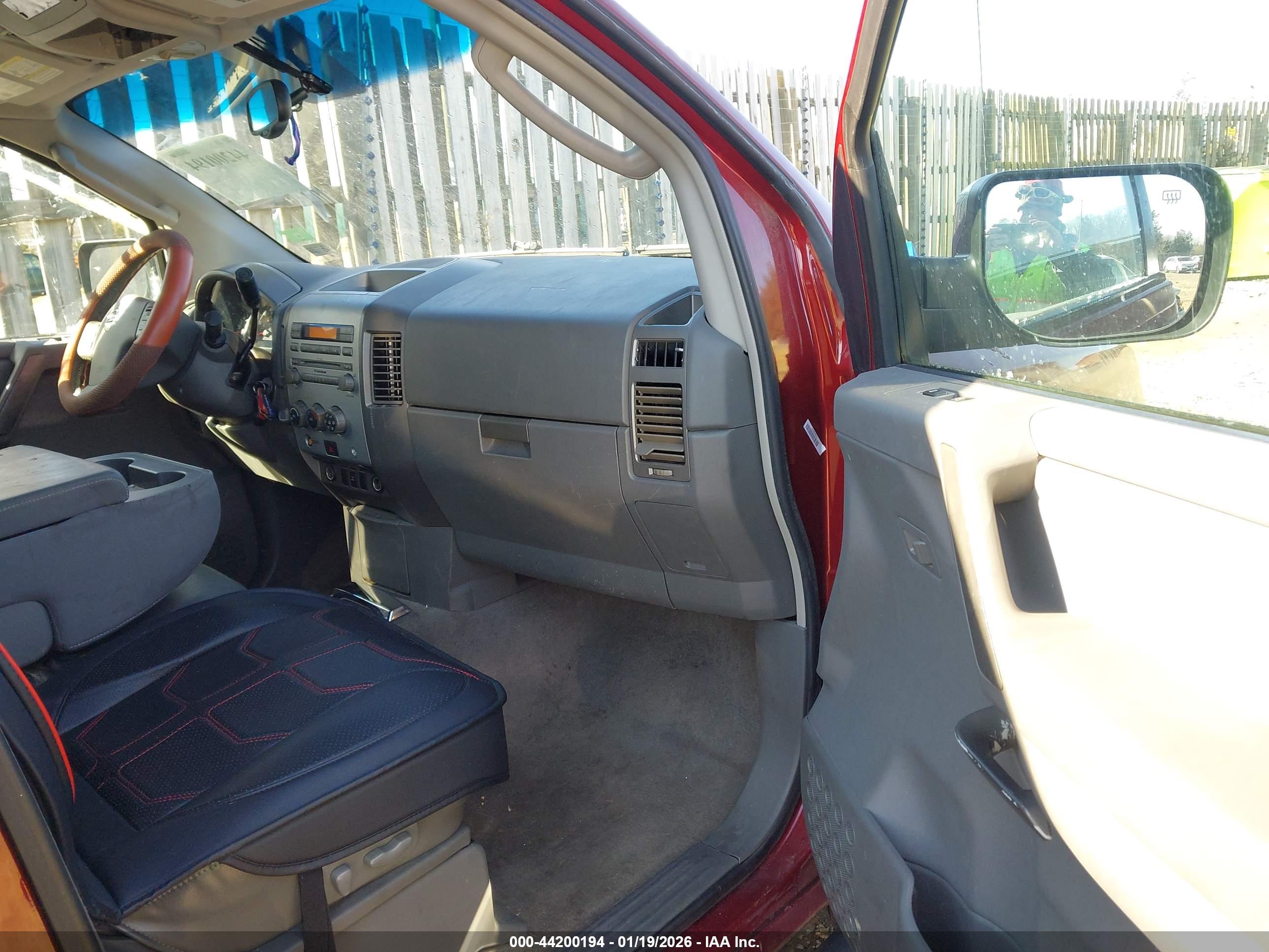 NISSAN TITAN image 5