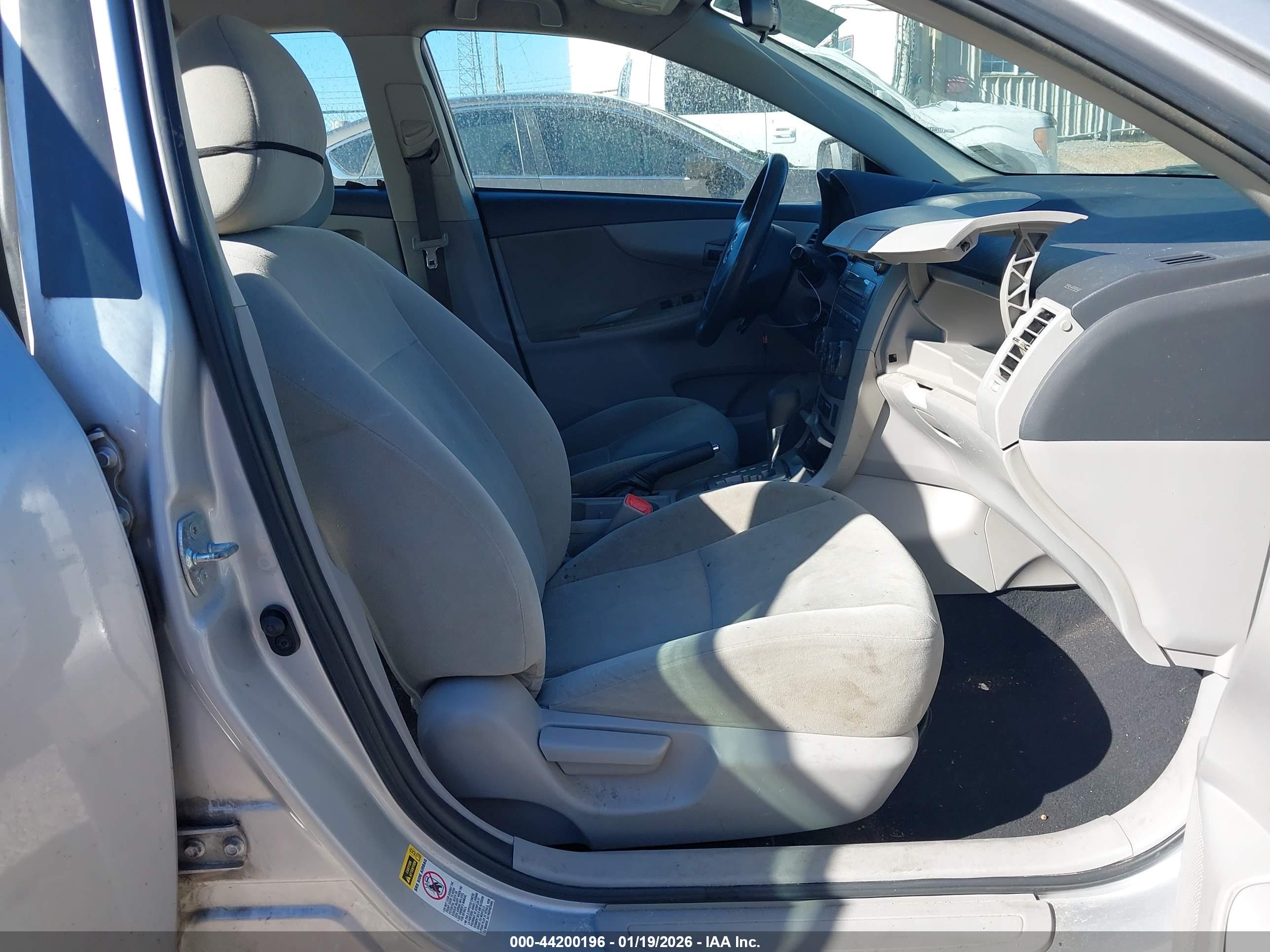TOYOTA COROLLA image 5