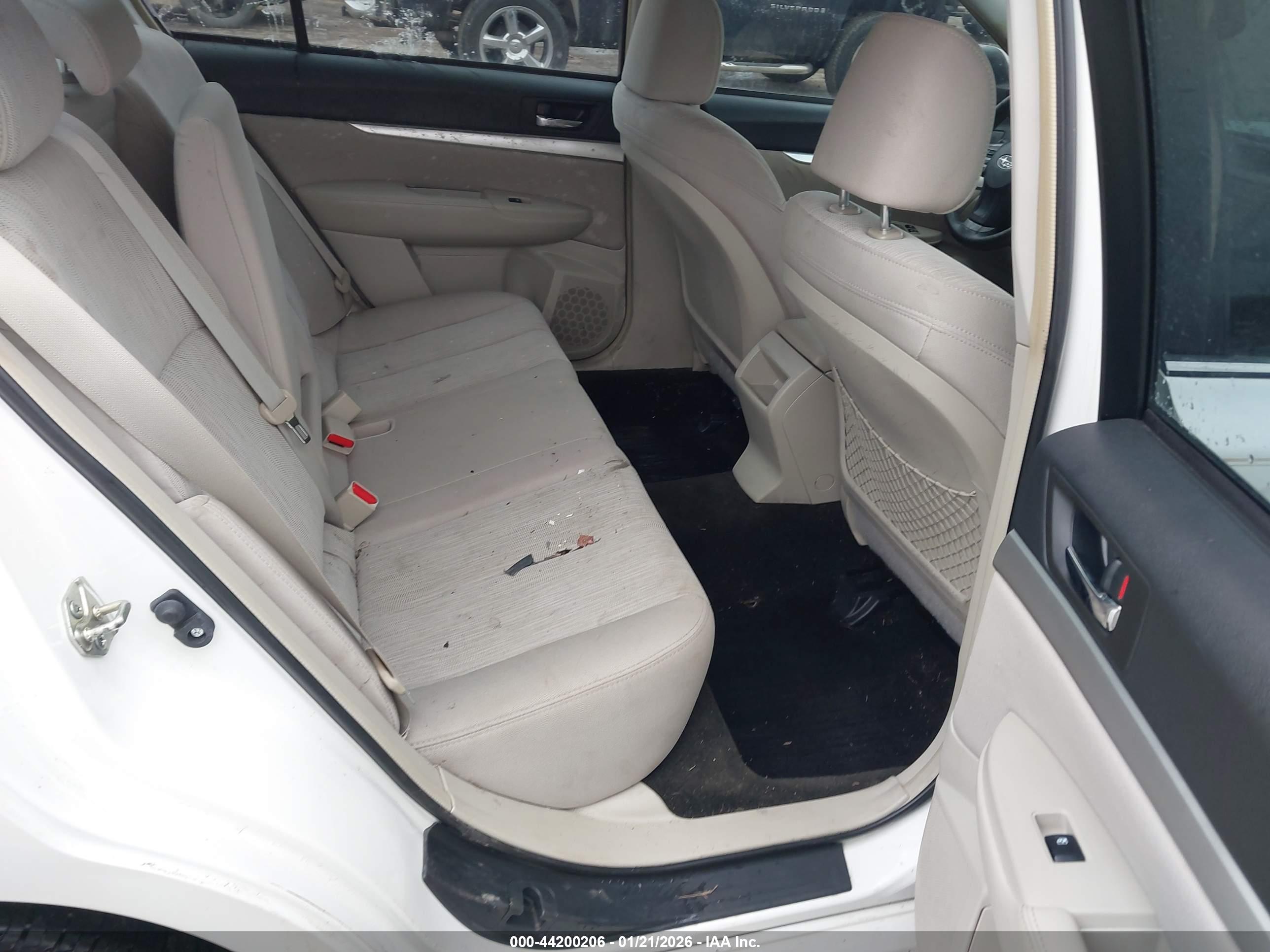 SUBARU LEGACY image 8