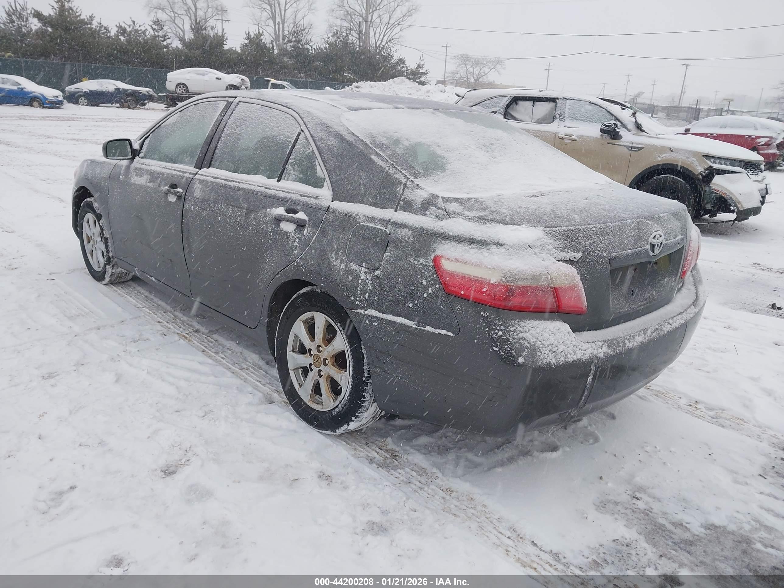 TOYOTA CAMRY image 3