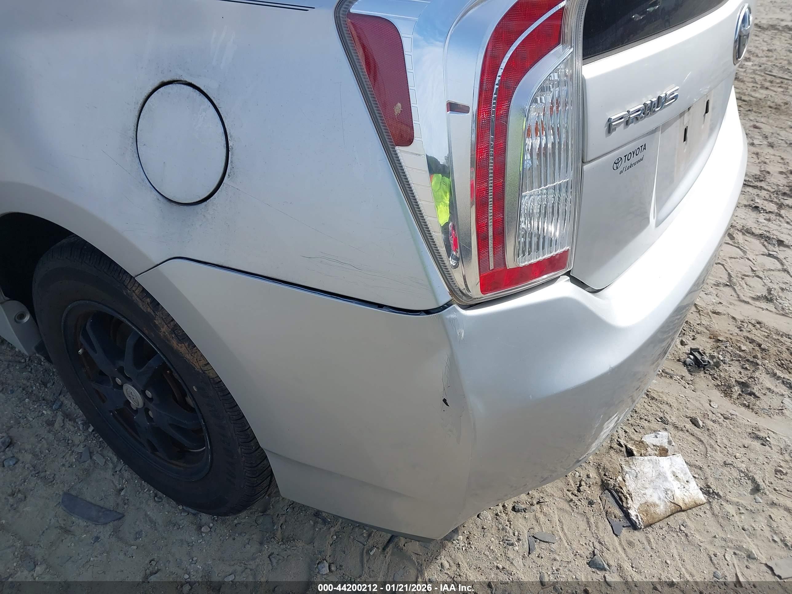 TOYOTA PRIUS image 6