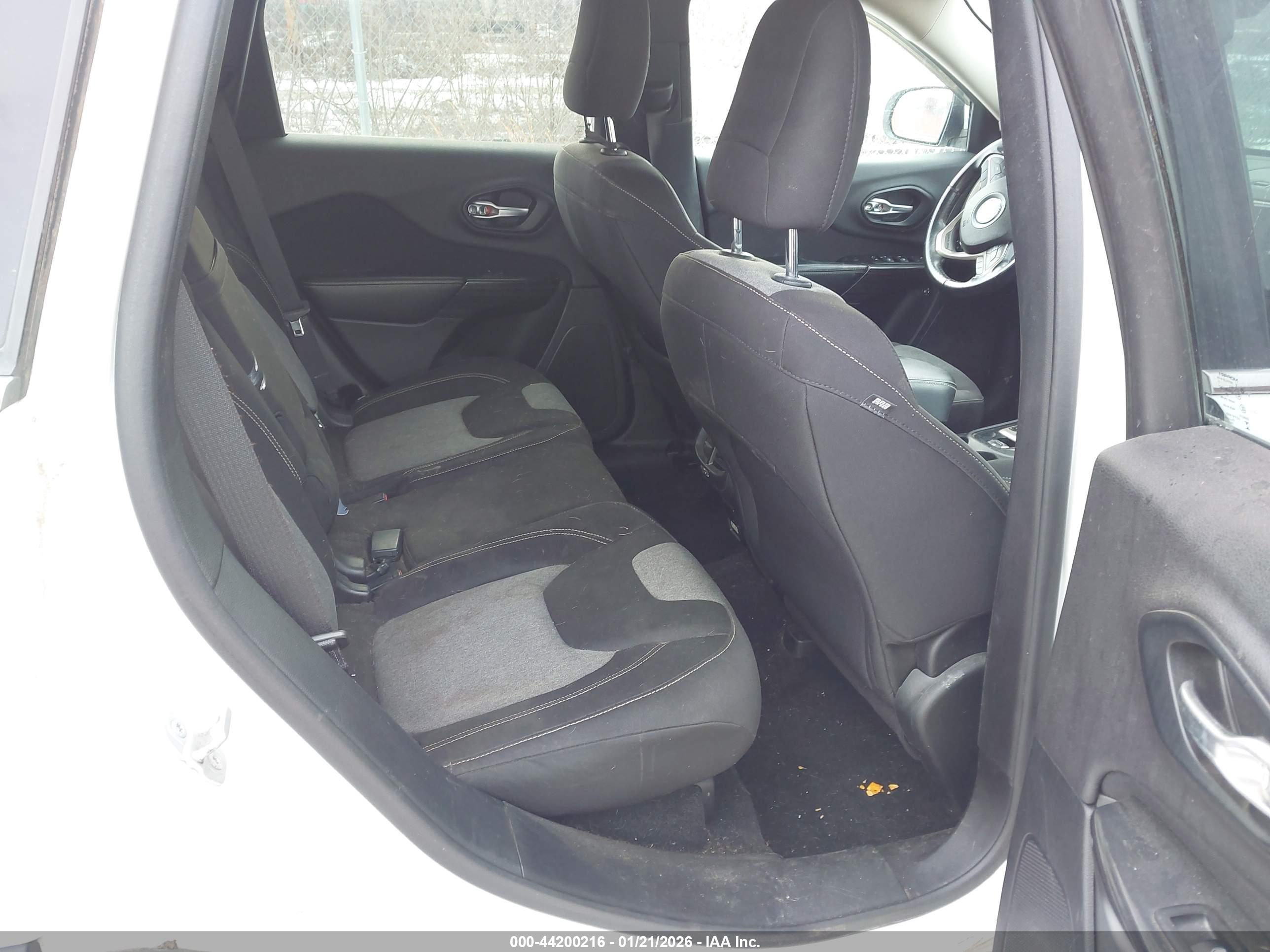 JEEP CHEROKEE image 8