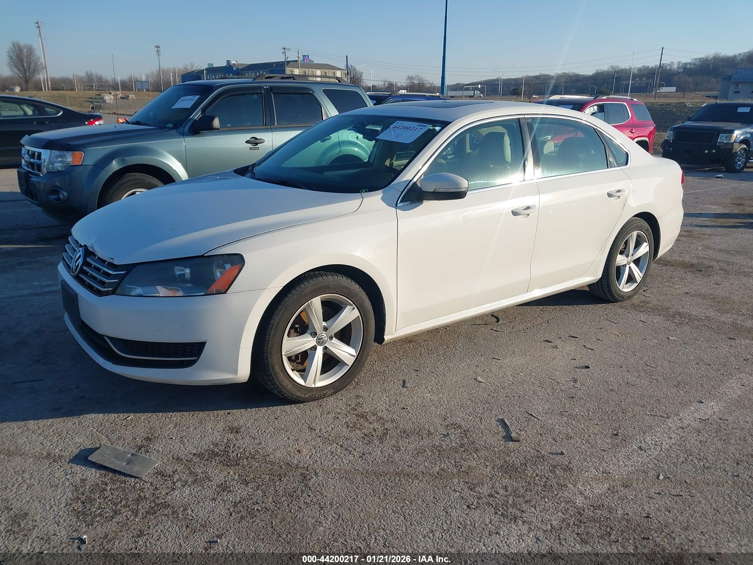 VOLKSWAGEN PASSAT image 2