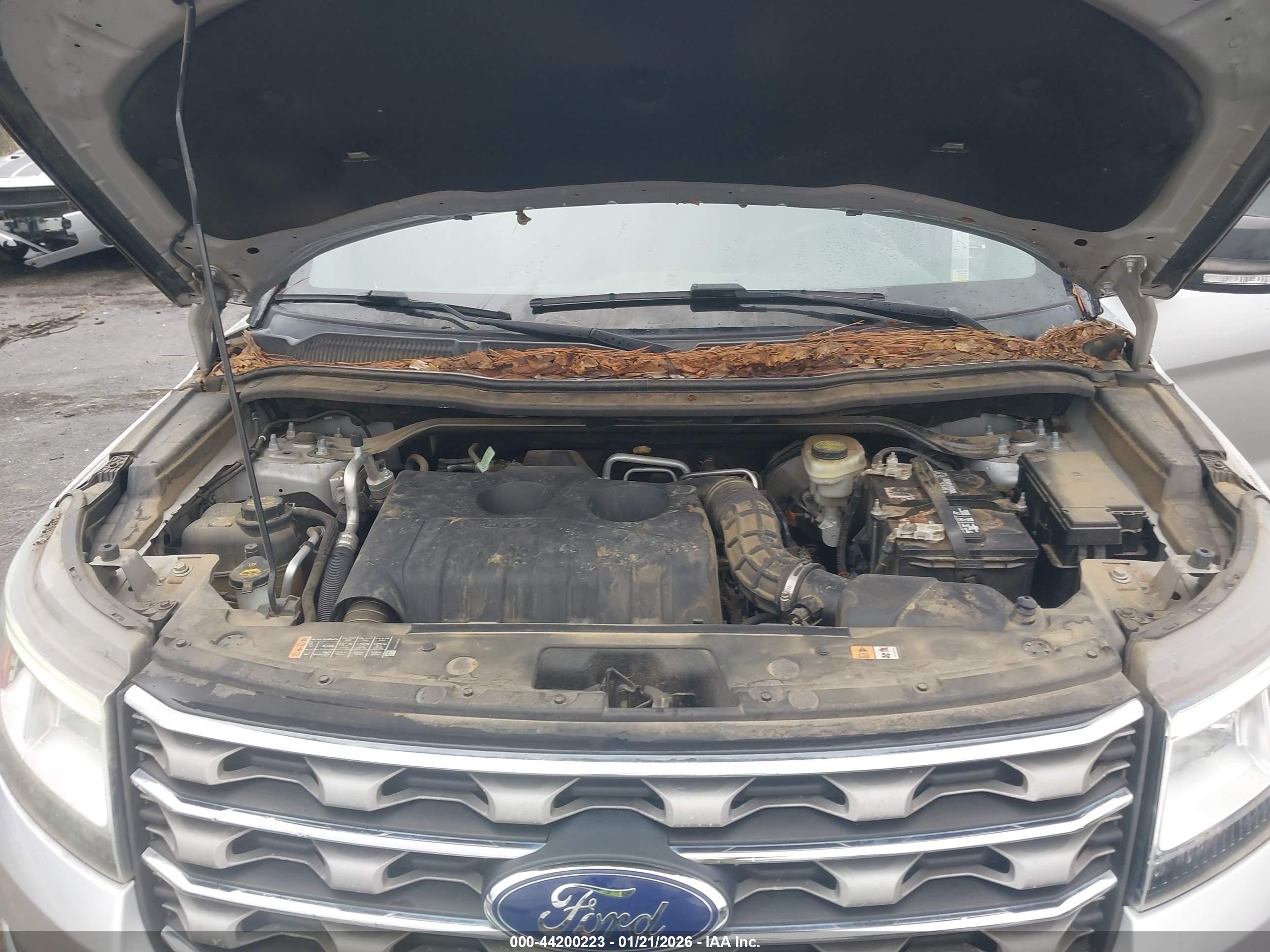 FORD EXPLORER image 10