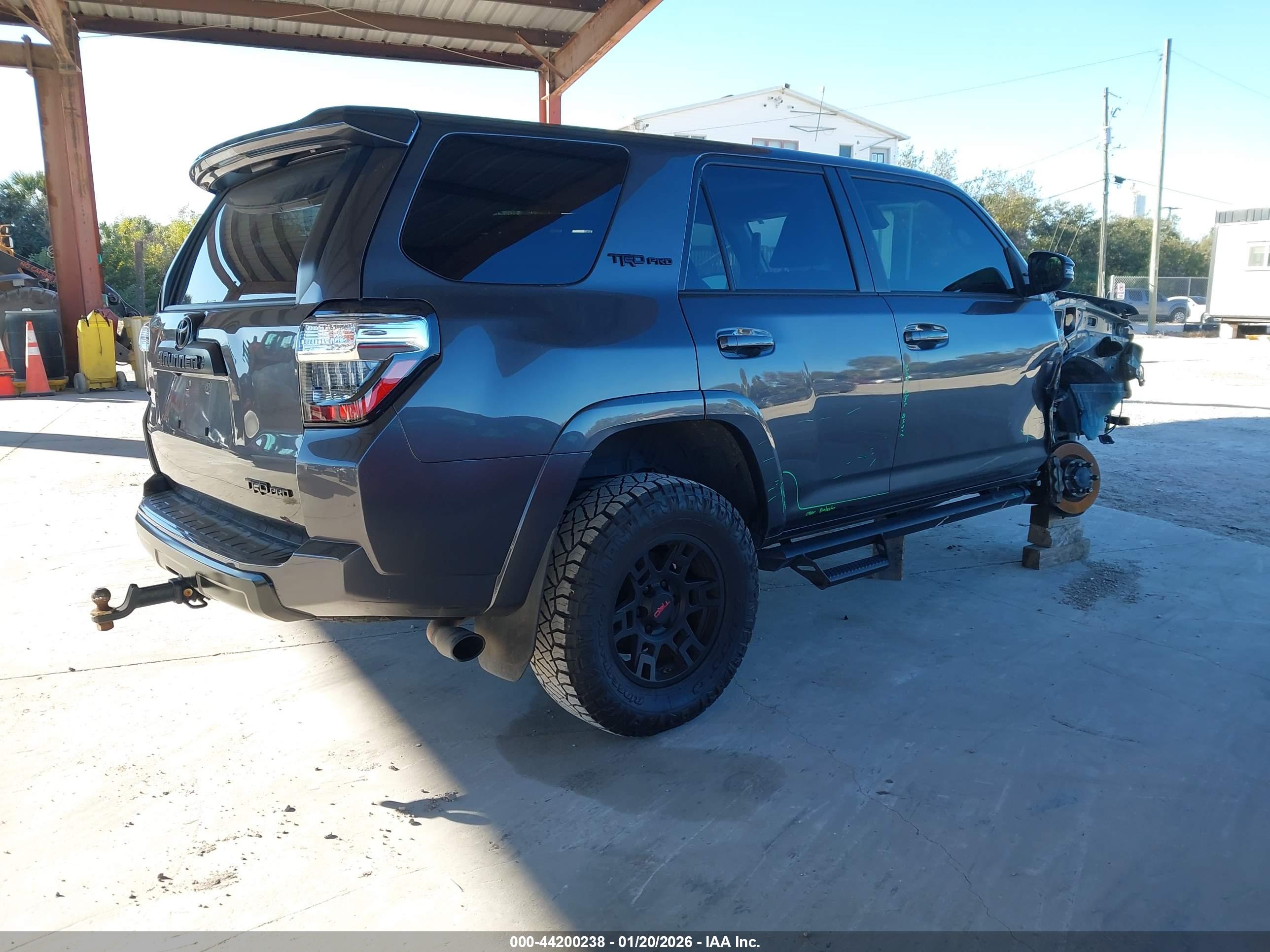 TOYOTA 4RUNNER image 4