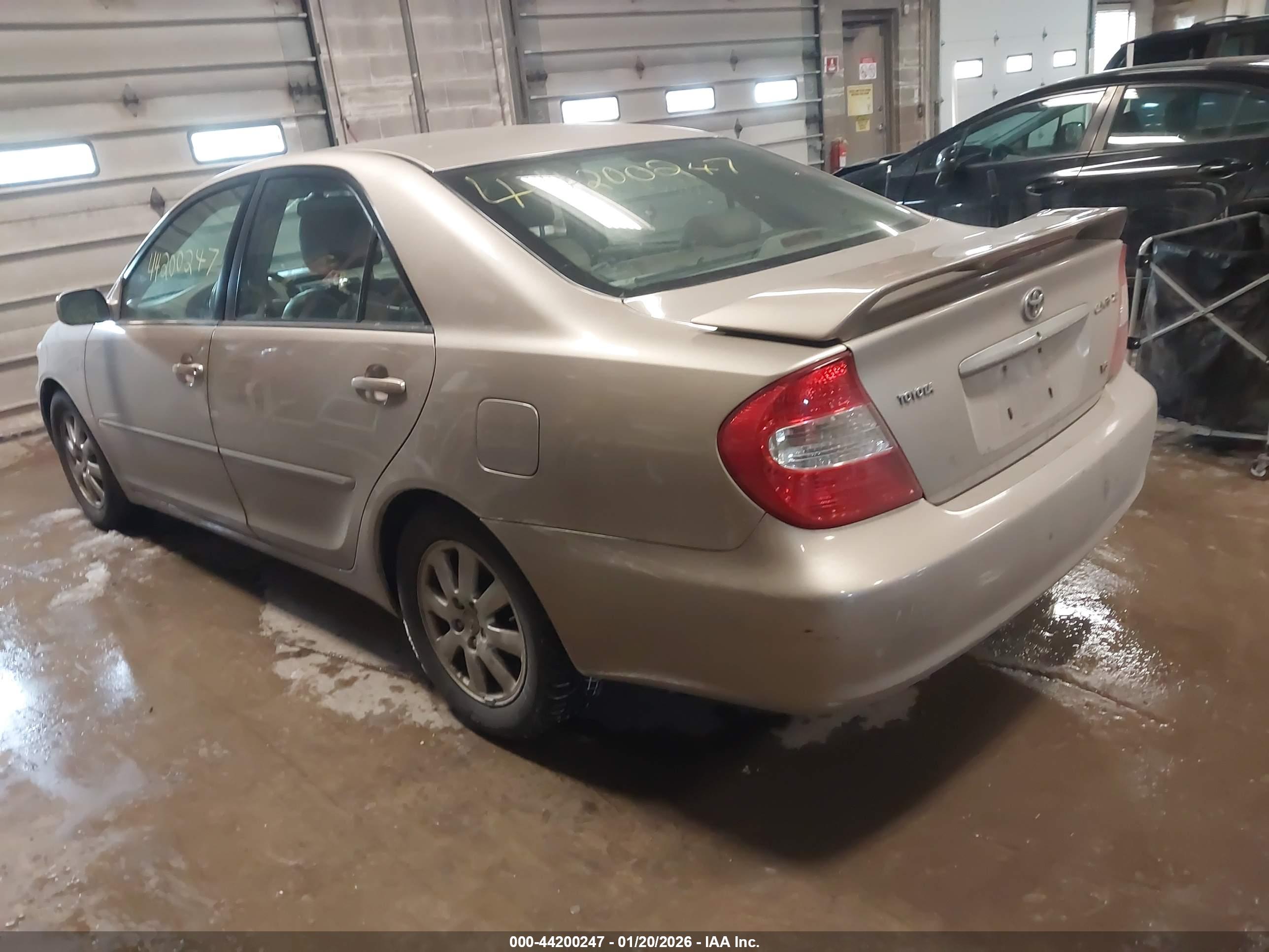 TOYOTA CAMRY image 3