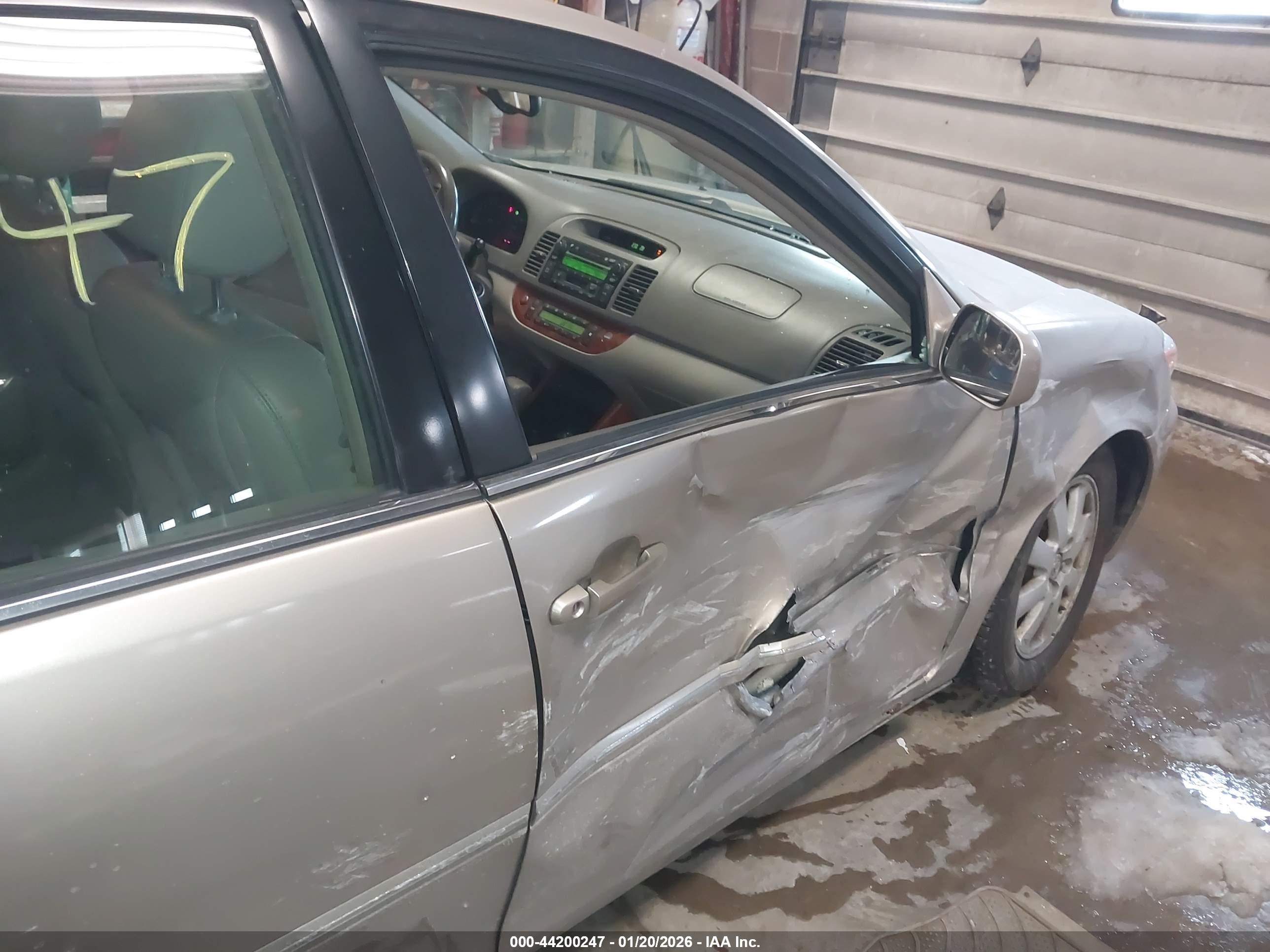 TOYOTA CAMRY image 6