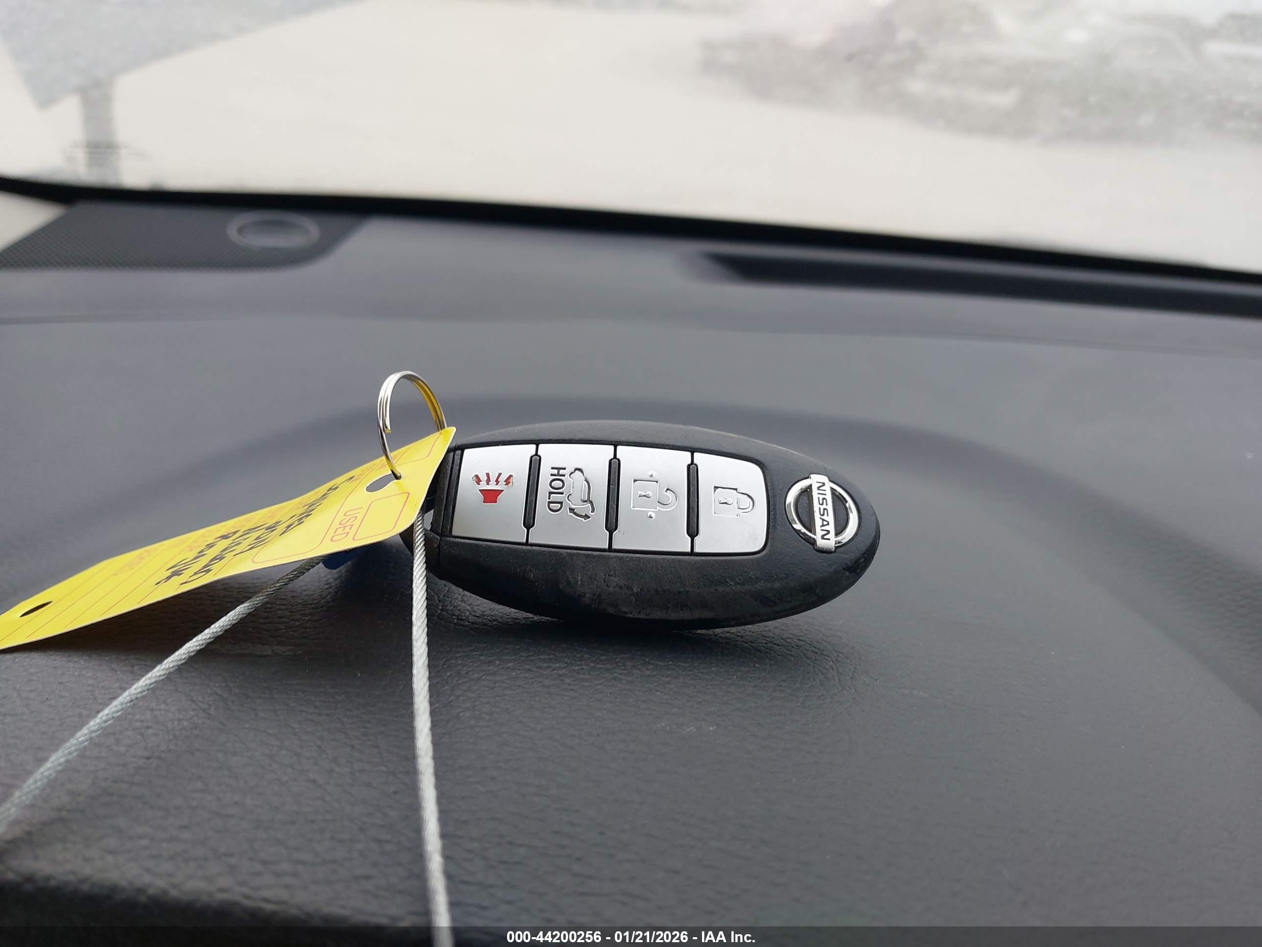 NISSAN ROGUE image 11