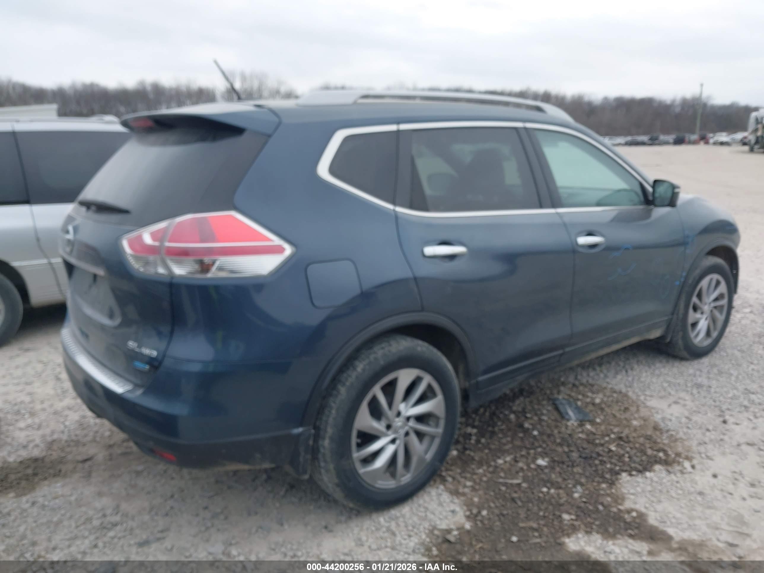 NISSAN ROGUE image 4