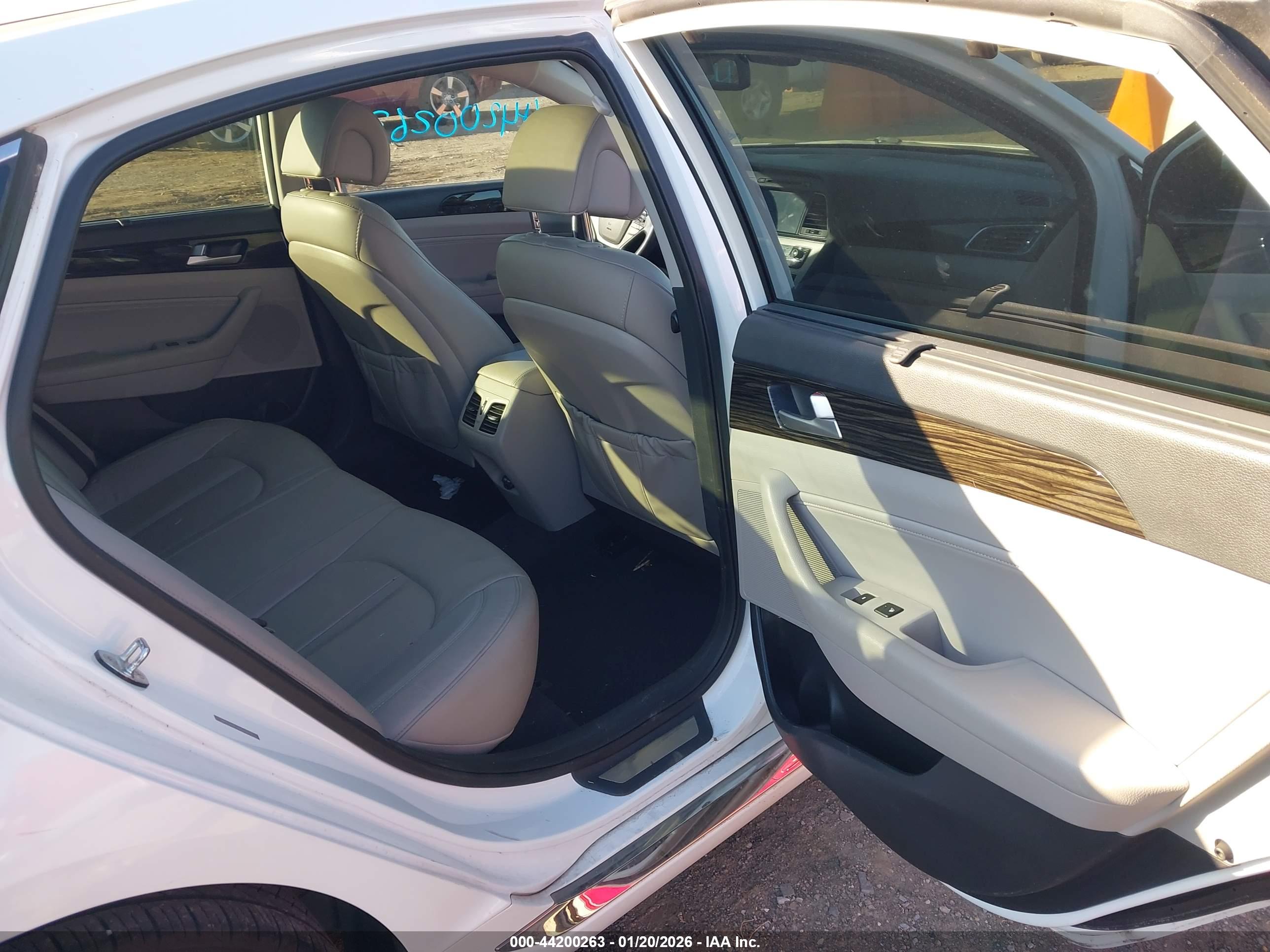 HYUNDAI SONATA image 8