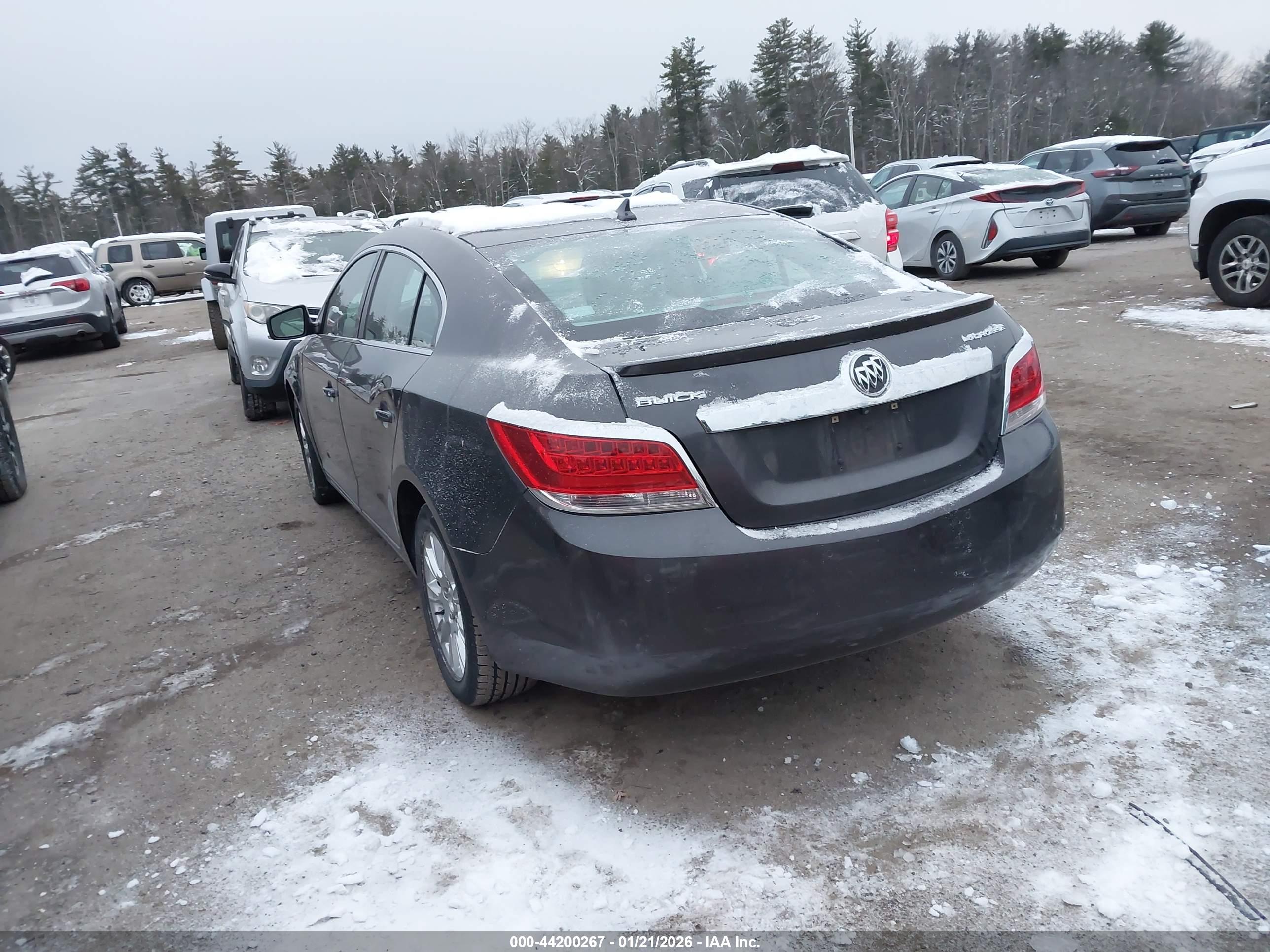 BUICK LACROSSE image 3