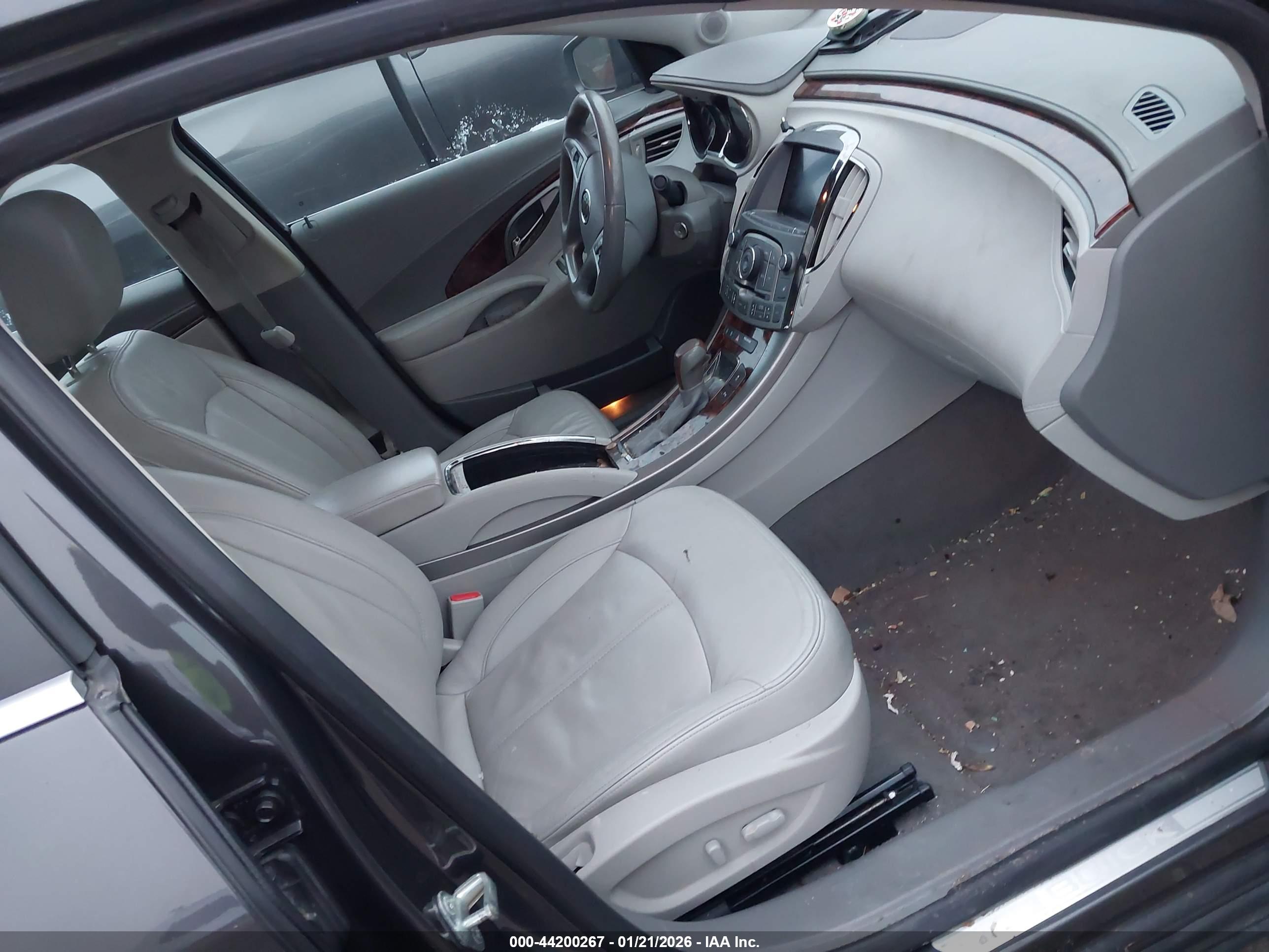 BUICK LACROSSE image 5