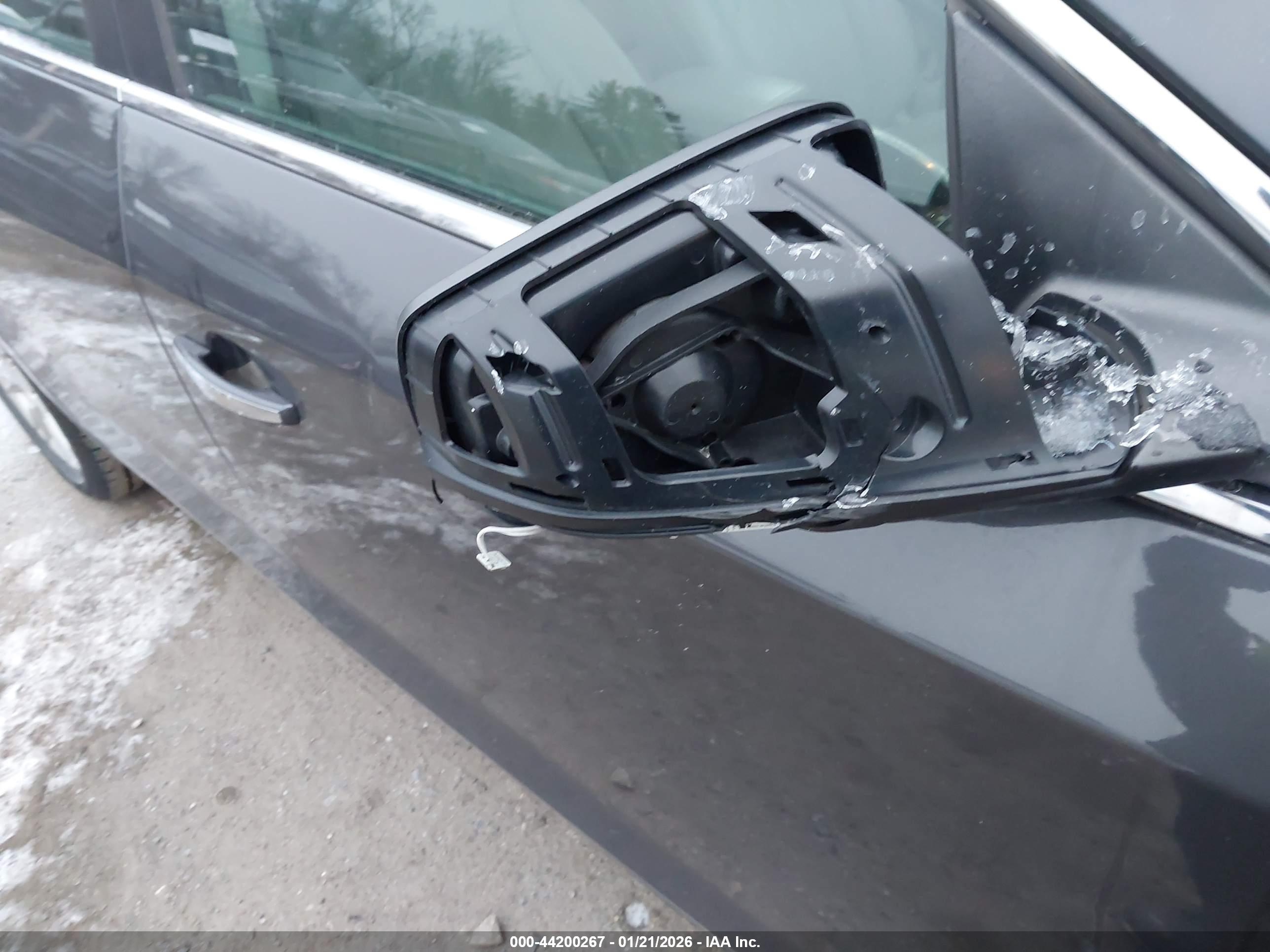 BUICK LACROSSE image 6