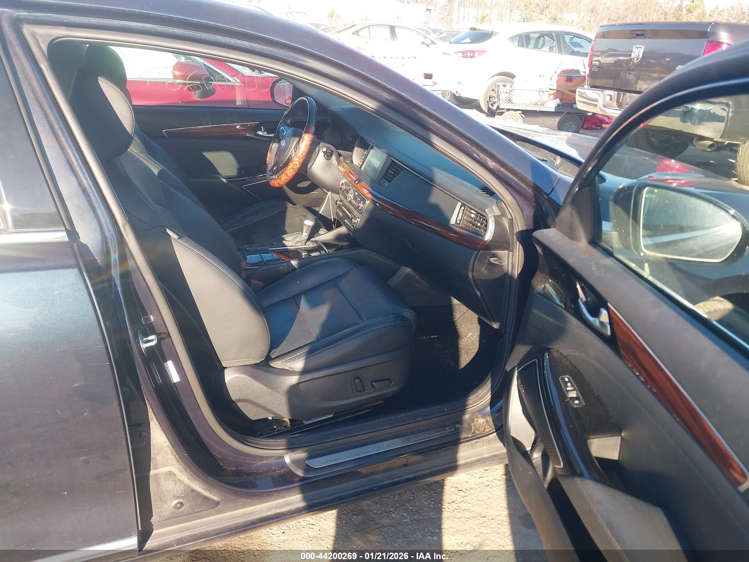 KIA CADENZA image 5
