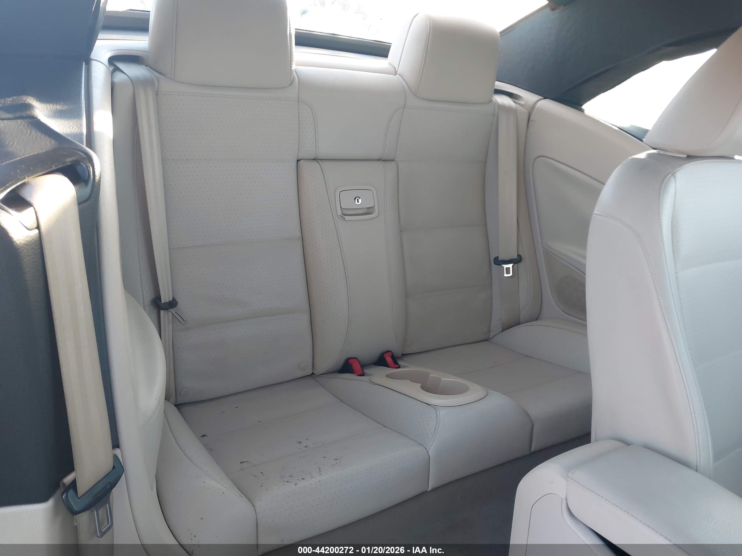 VOLKSWAGEN EOS image 8