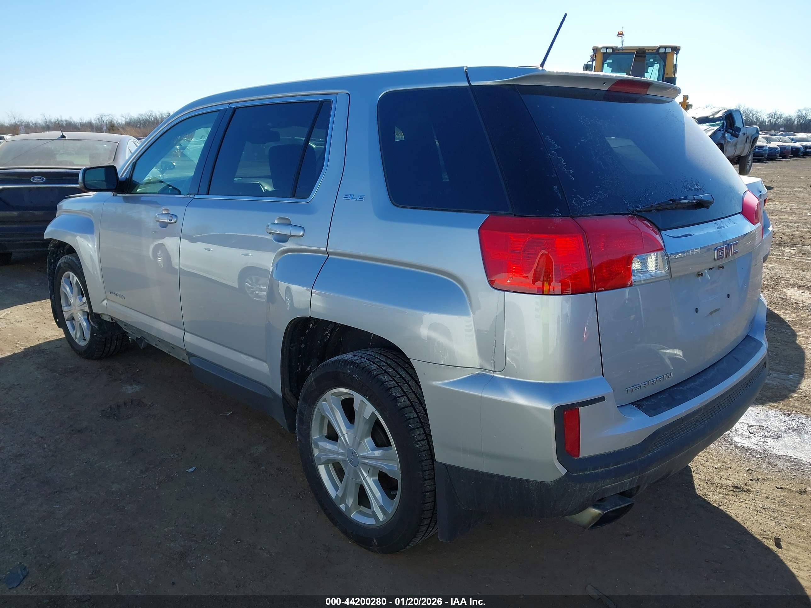 GMC TERRAIN image 3