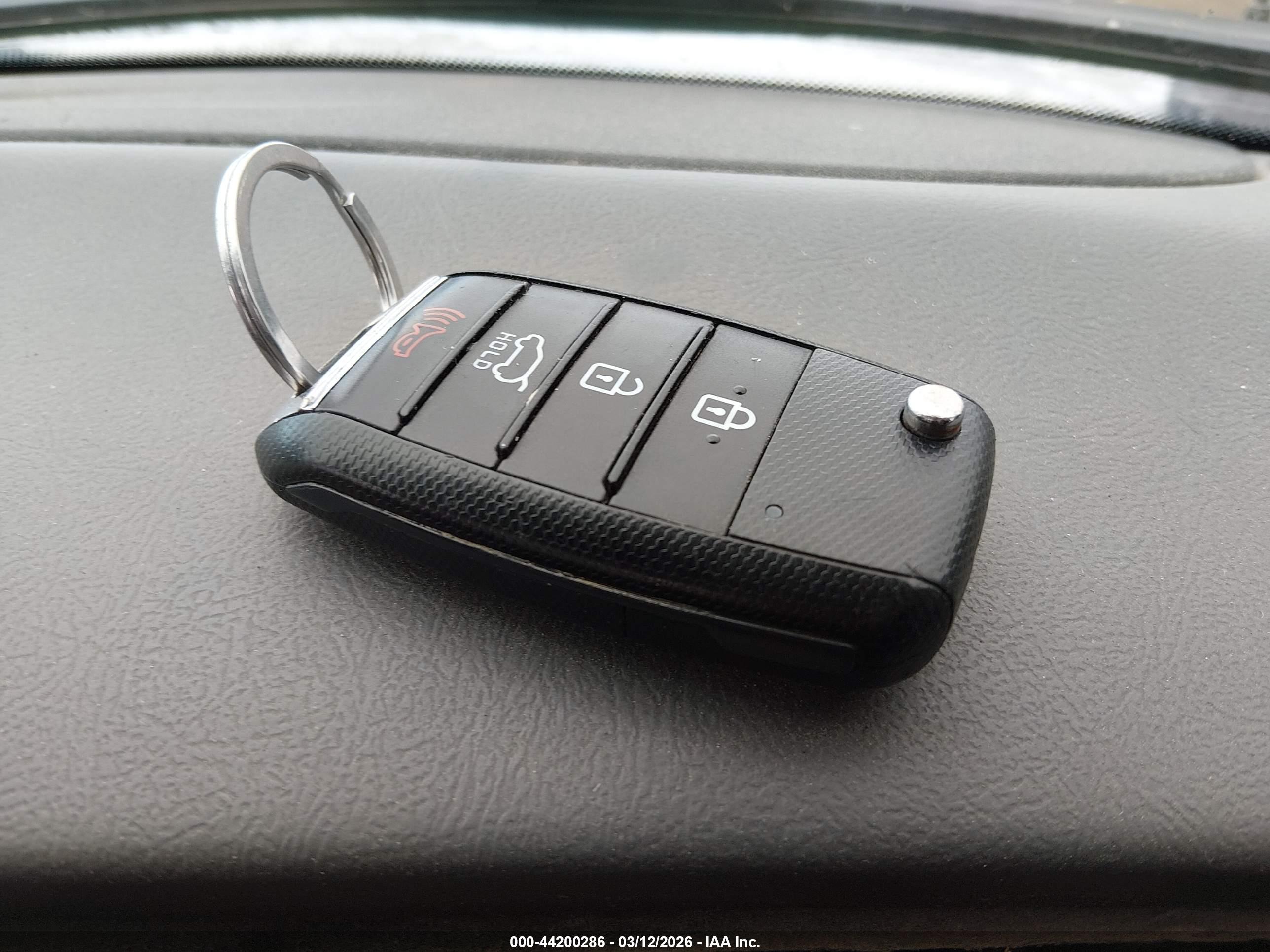 KIA SPORTAGE image 11