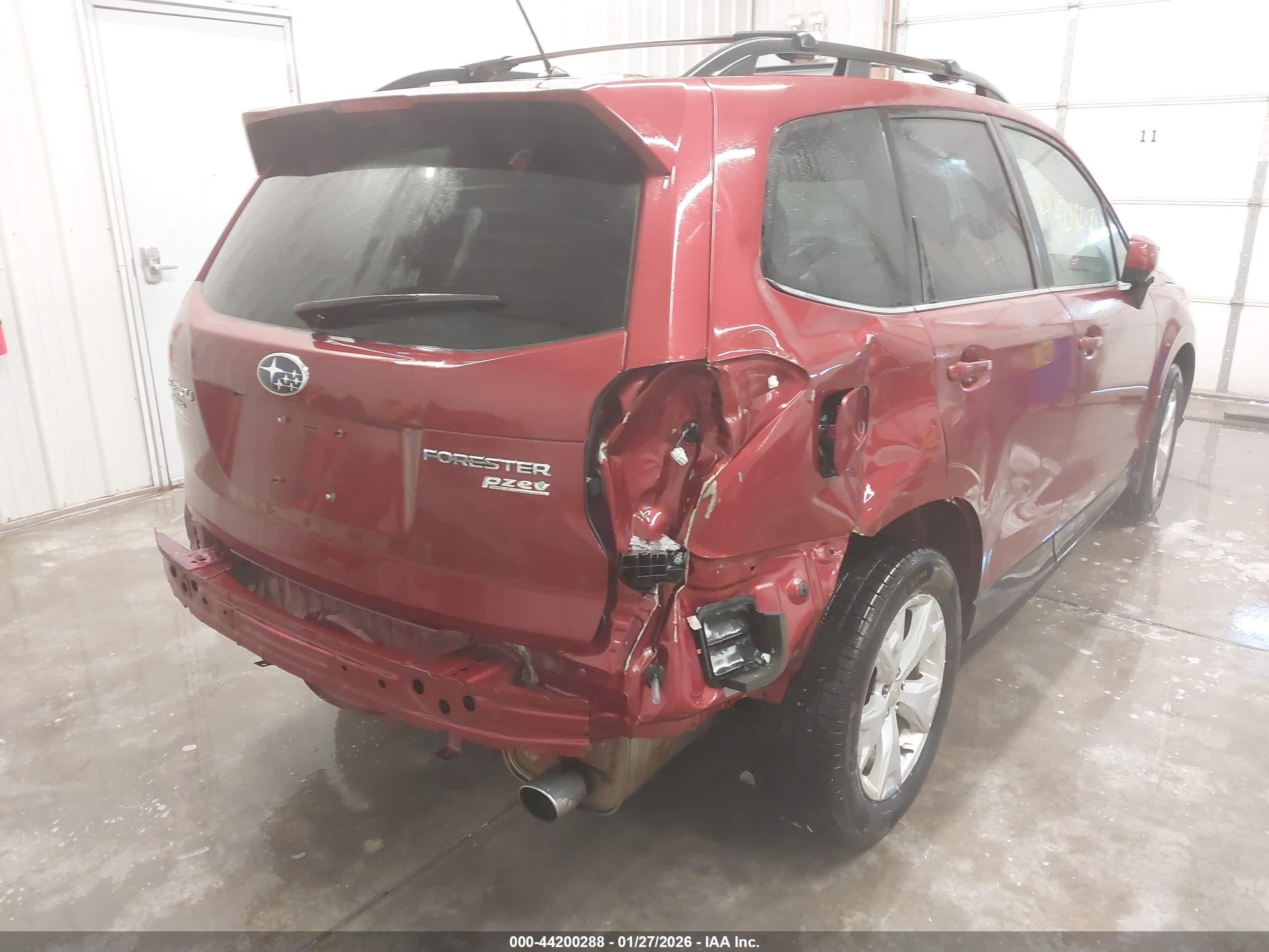 SUBARU FORESTER image 6