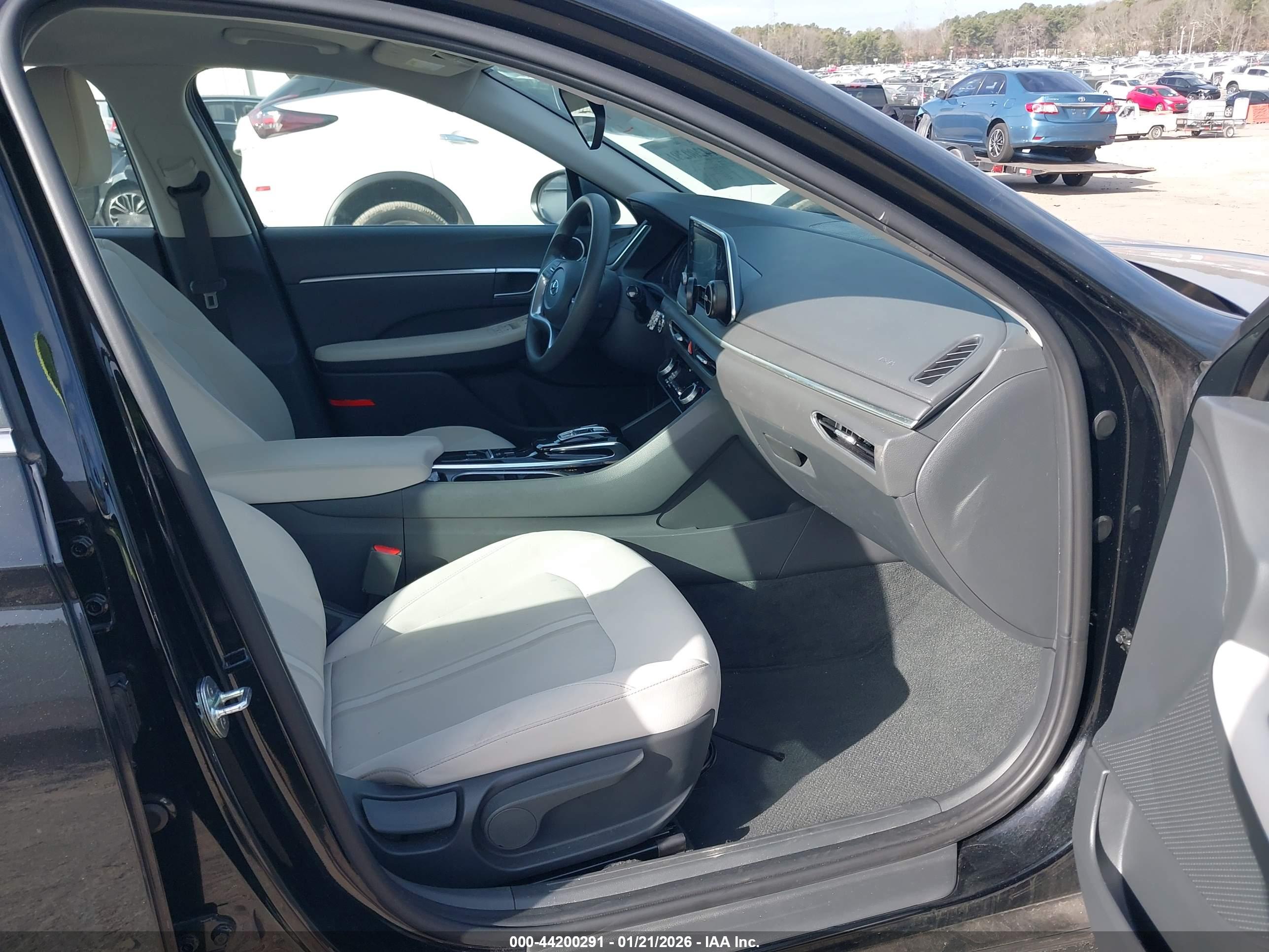 HYUNDAI SONATA image 5