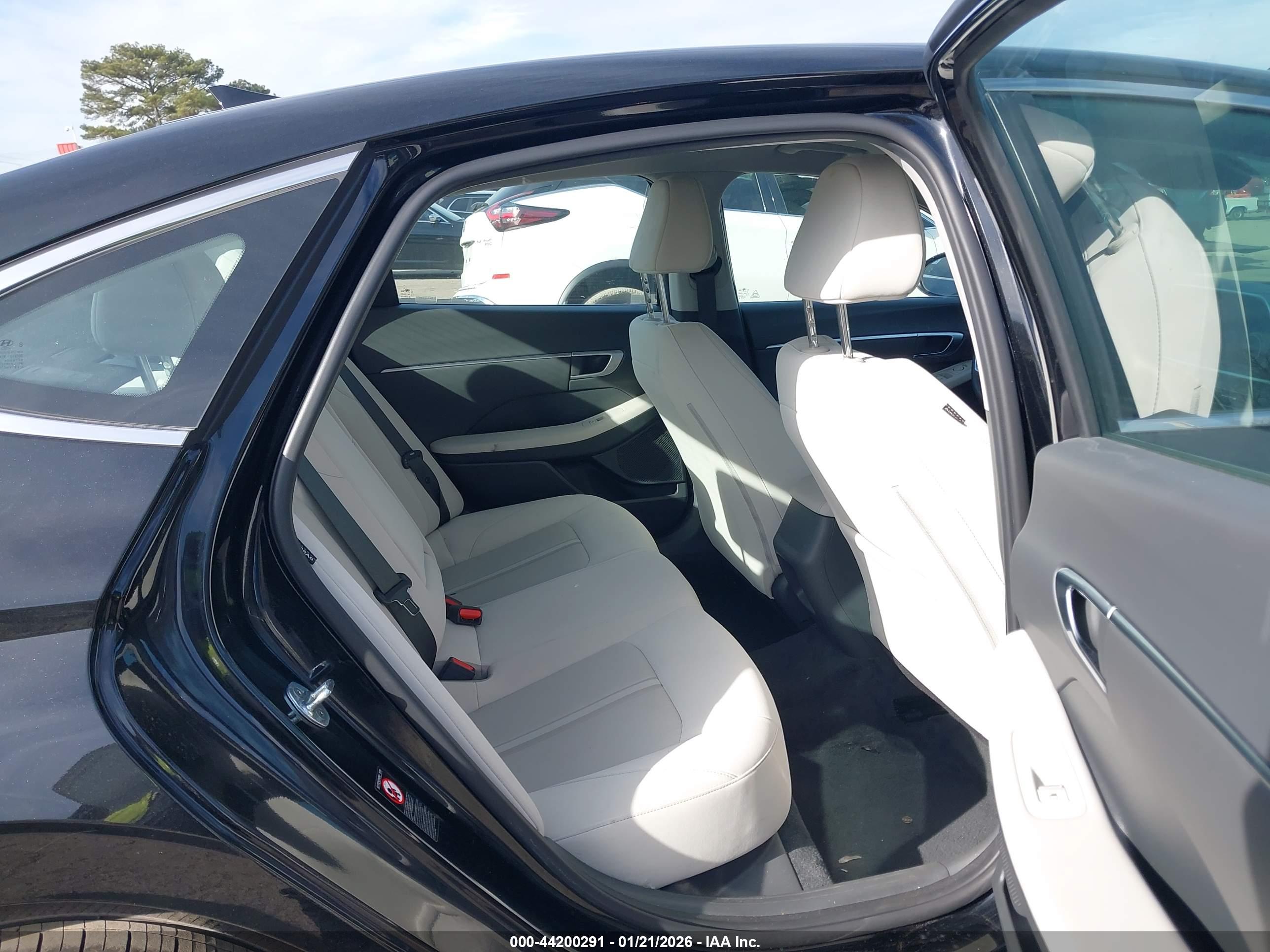 HYUNDAI SONATA image 8