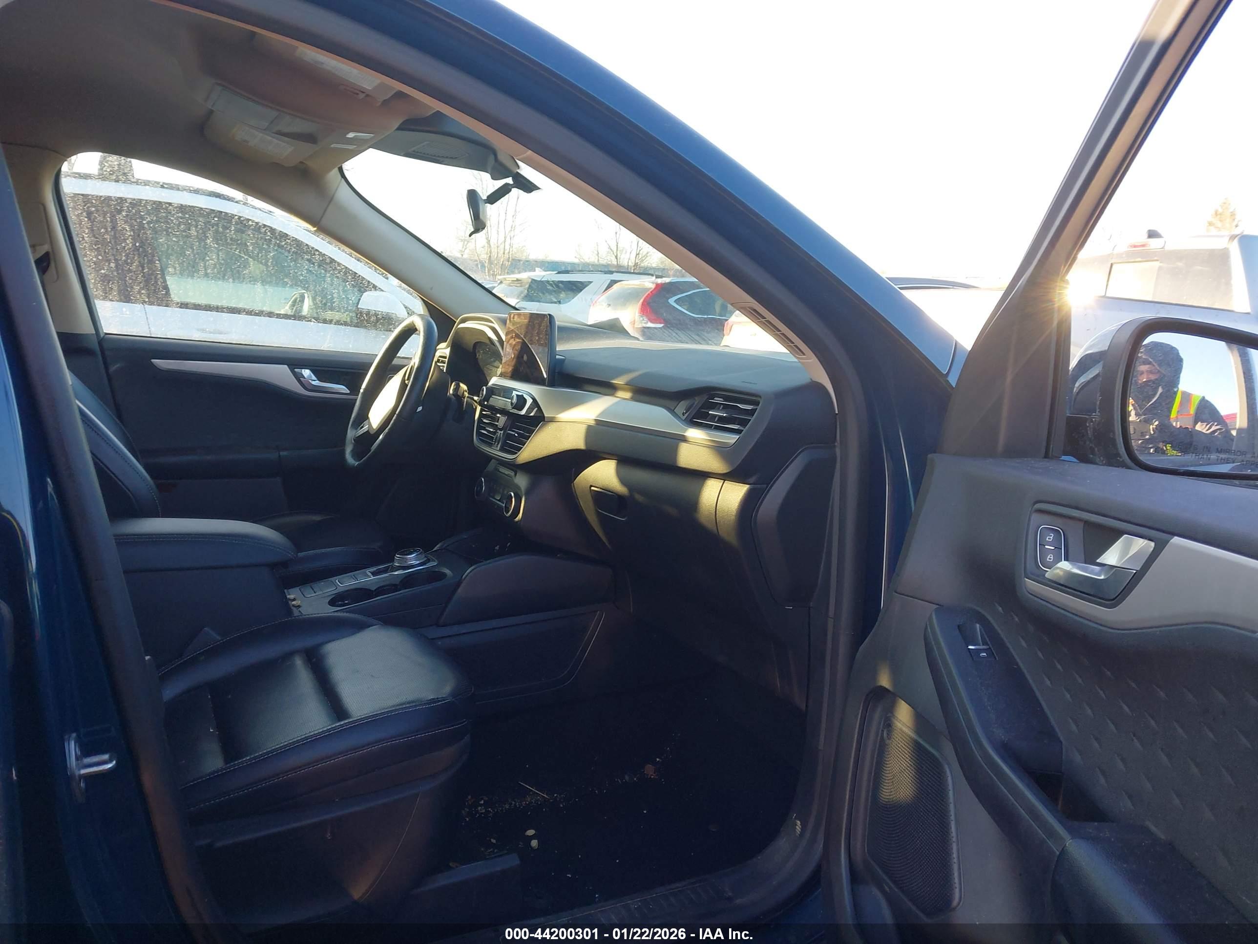 FORD ESCAPE image 5