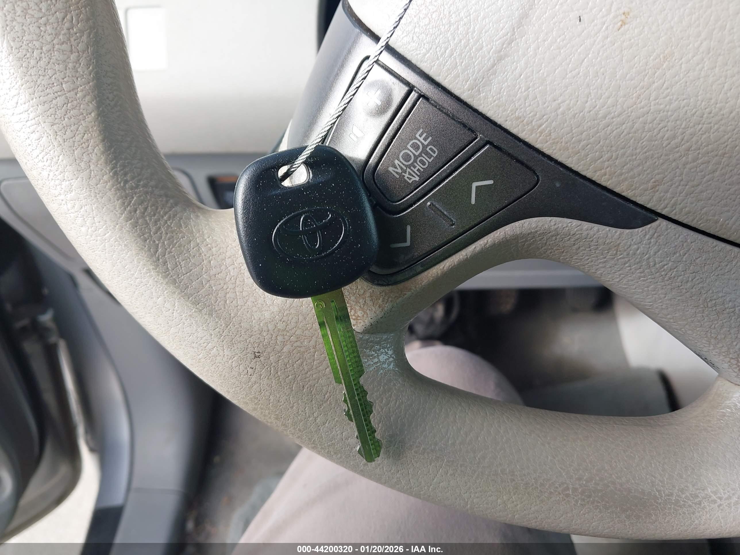 TOYOTA SIENNA image 11
