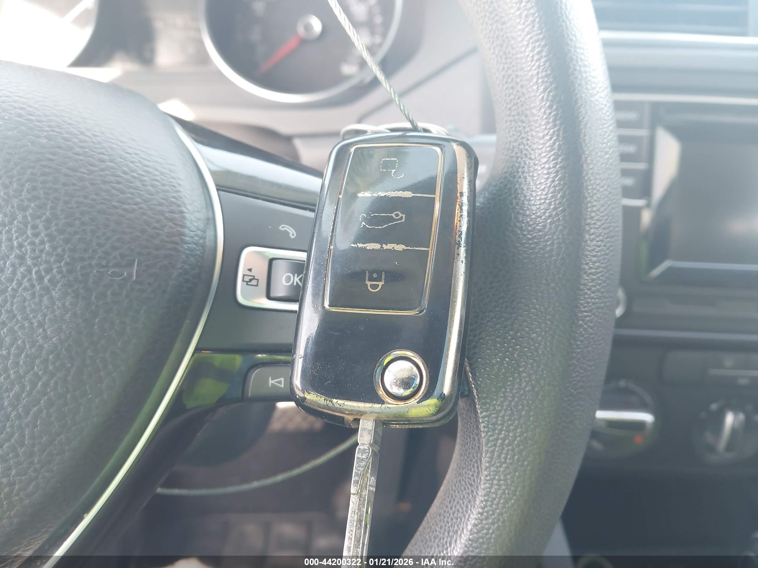VOLKSWAGEN JETTA image 11