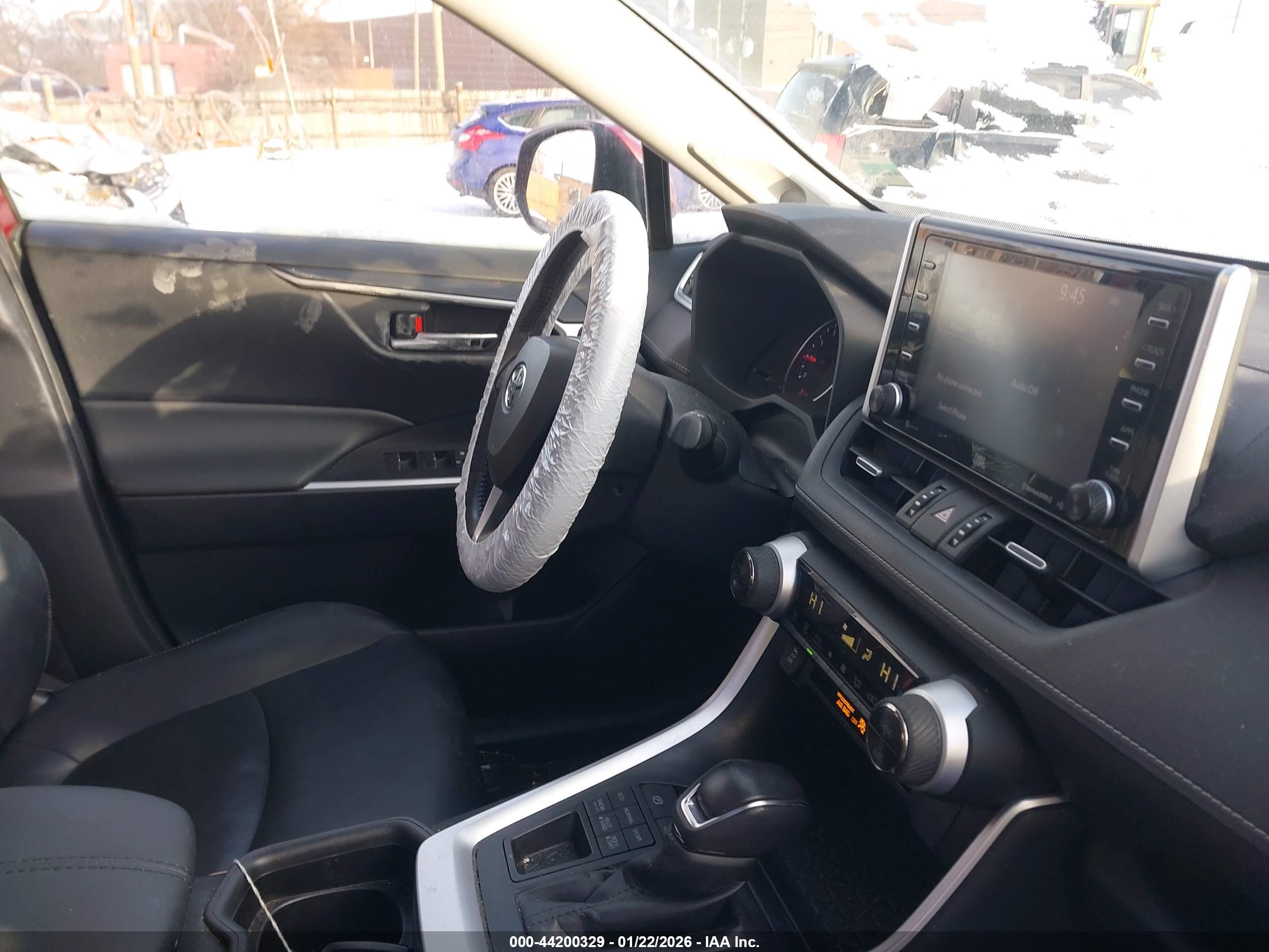TOYOTA RAV4 image 5