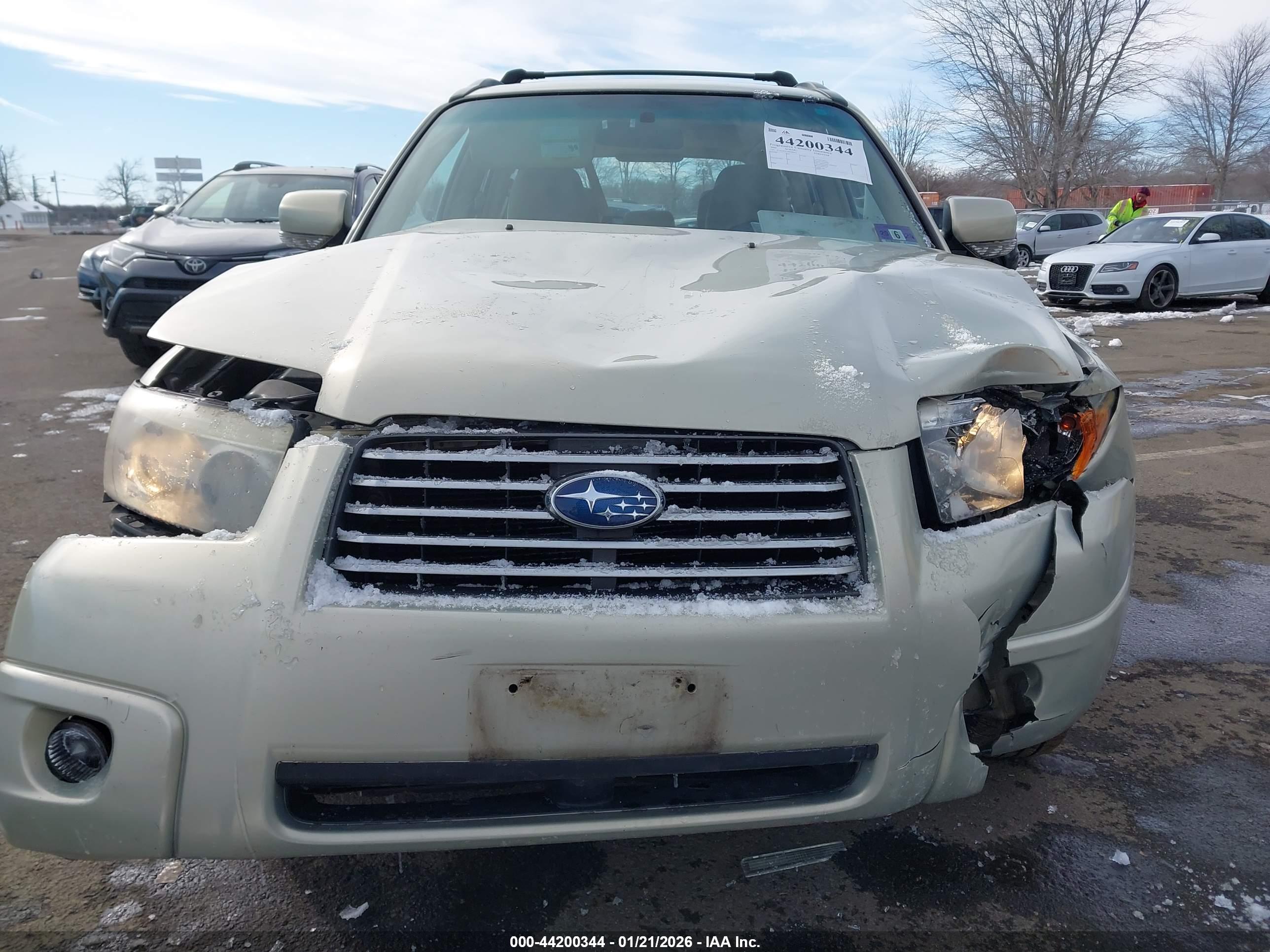 SUBARU FORESTER image 6