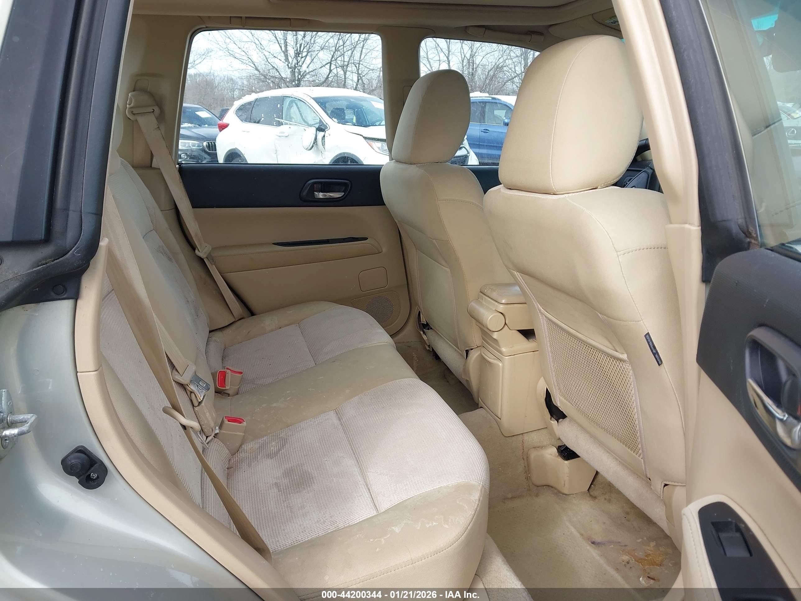 SUBARU FORESTER image 8