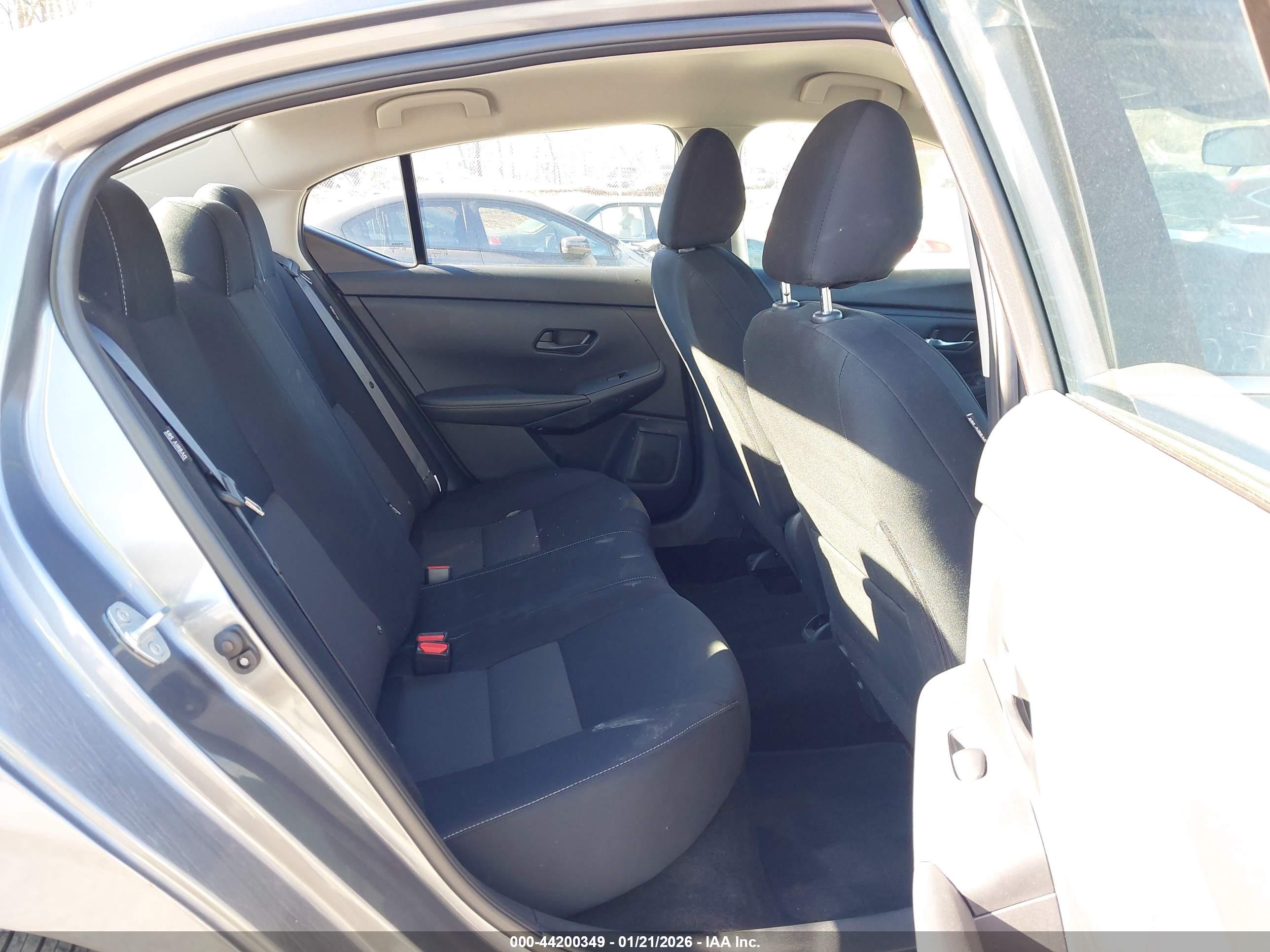NISSAN SENTRA image 8