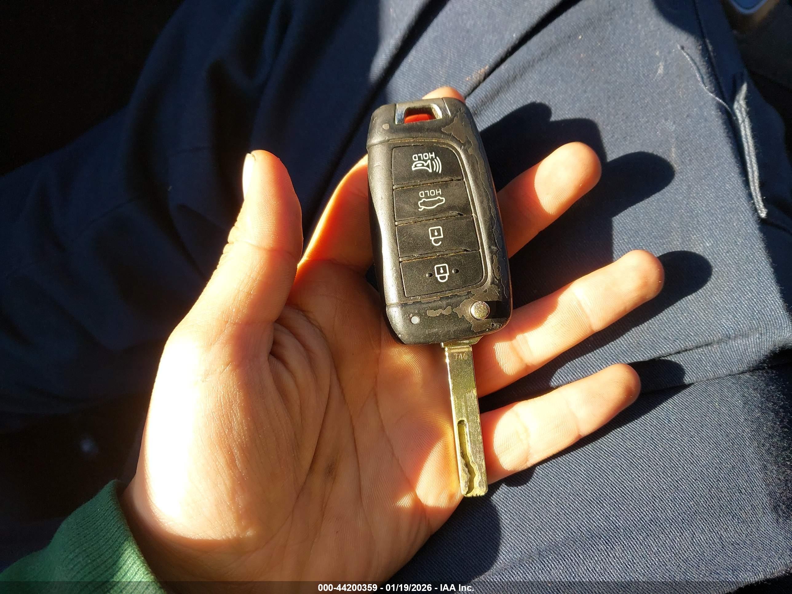HYUNDAI ACCENT image 11