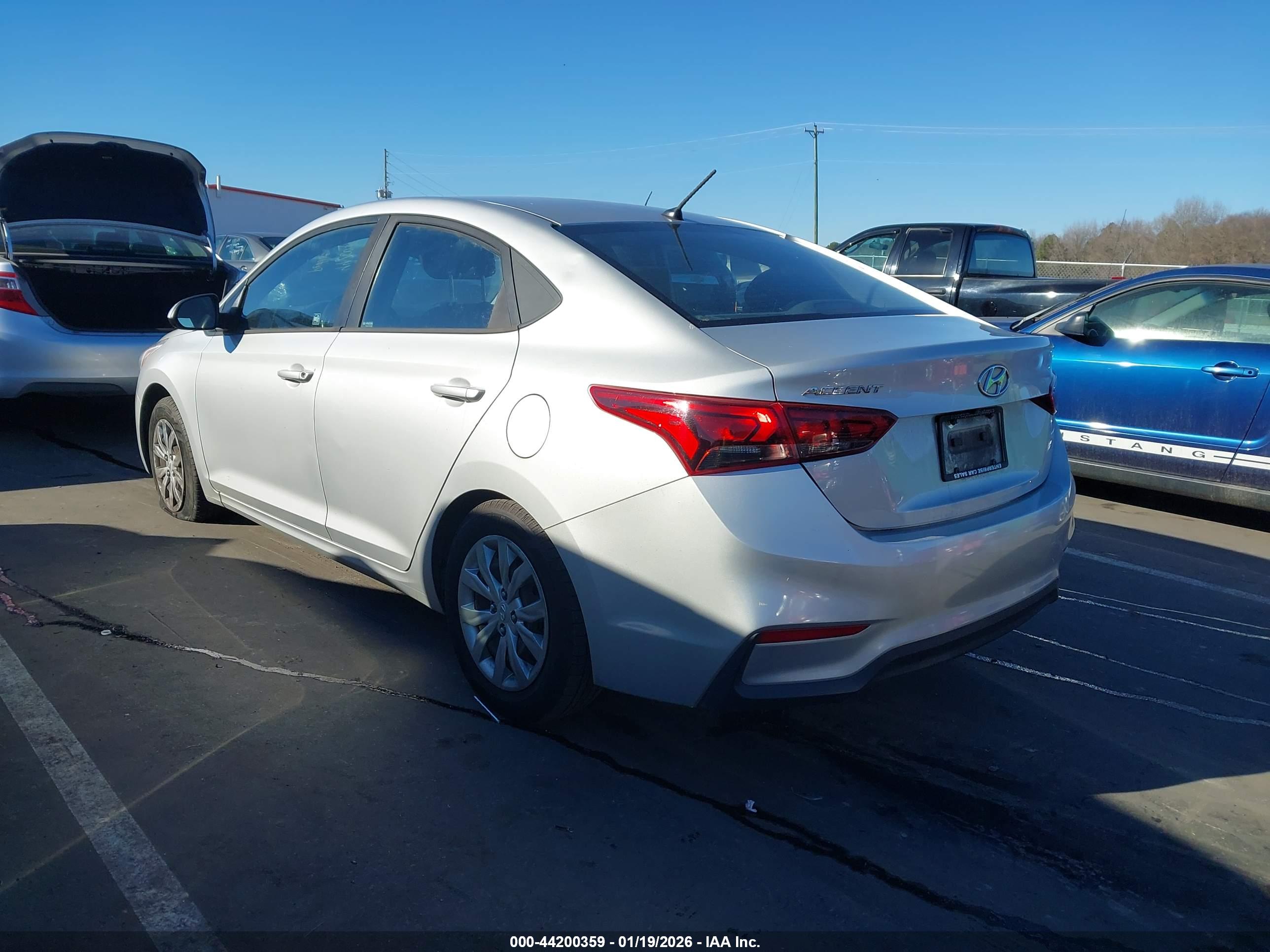 HYUNDAI ACCENT image 3